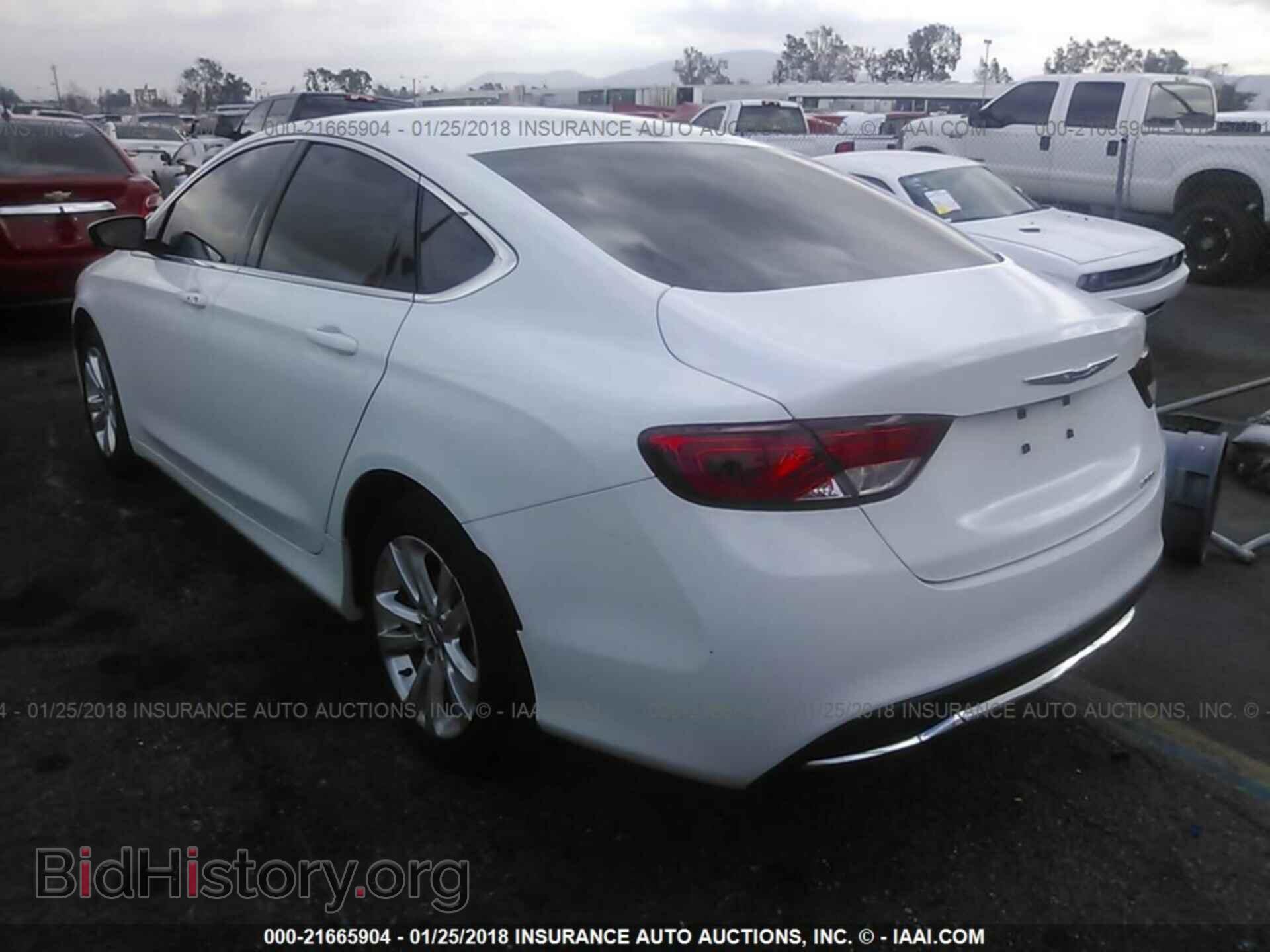 2015 Chrysler 200 - VIN: 1C3CCCABXFN694346 - Photo 3