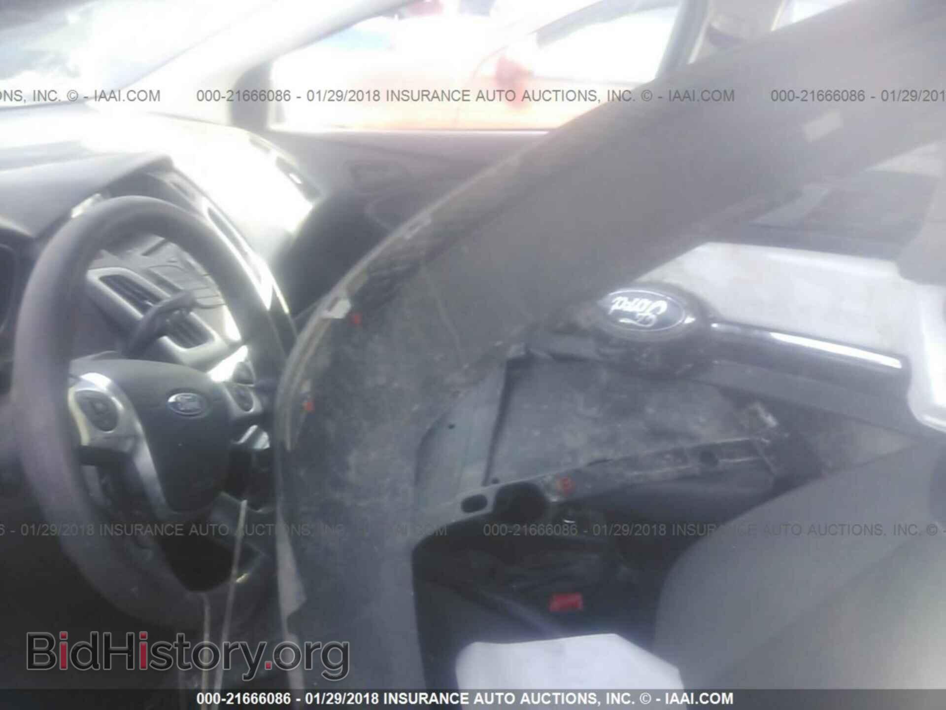 2012 Ford Focus - VIN: 1FAHP3F24CL201272 - Photo 5