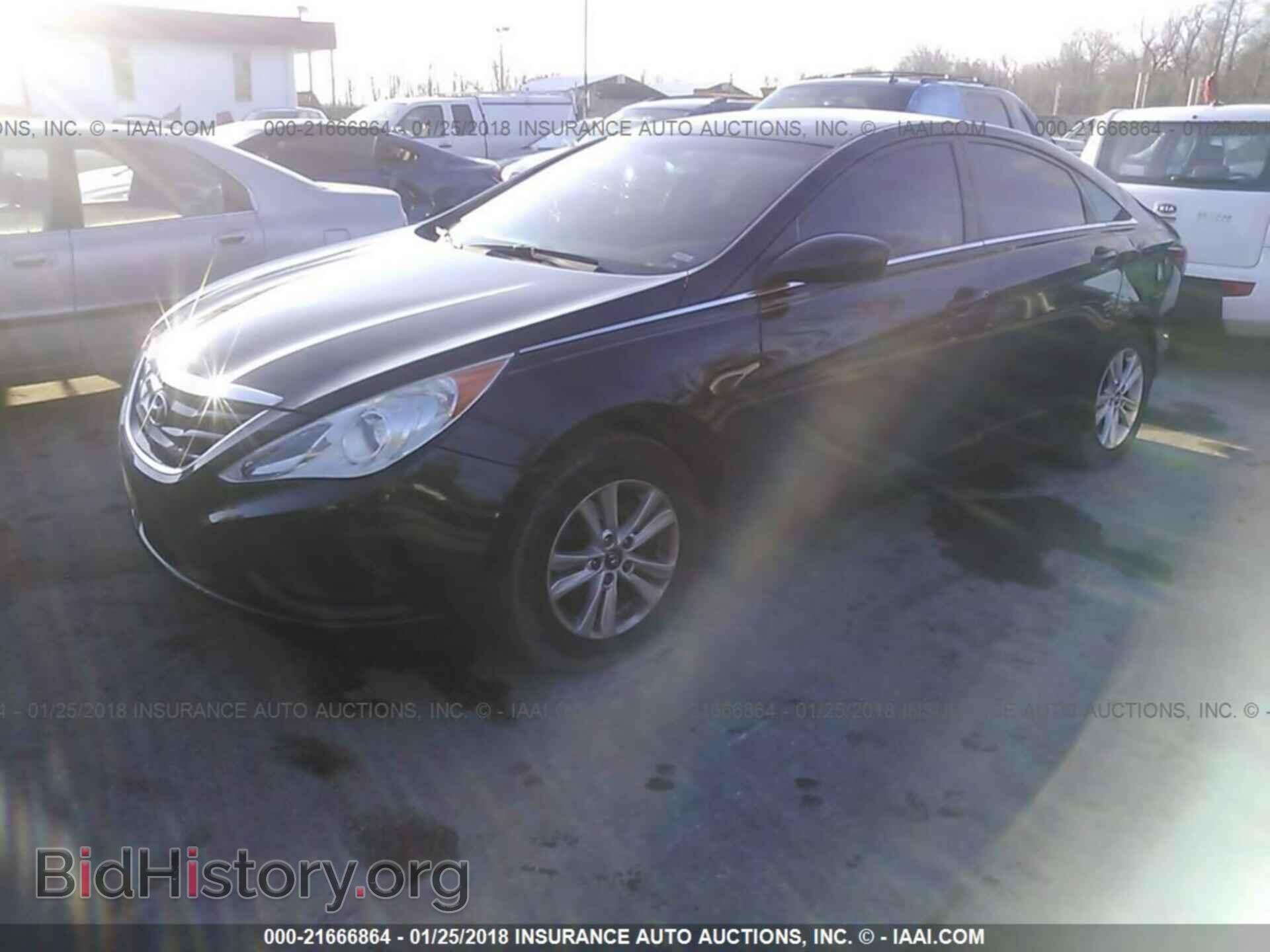 2012 Hyundai Sonata - VIN: 5NPEB4AC7CH411676 - Фото 2