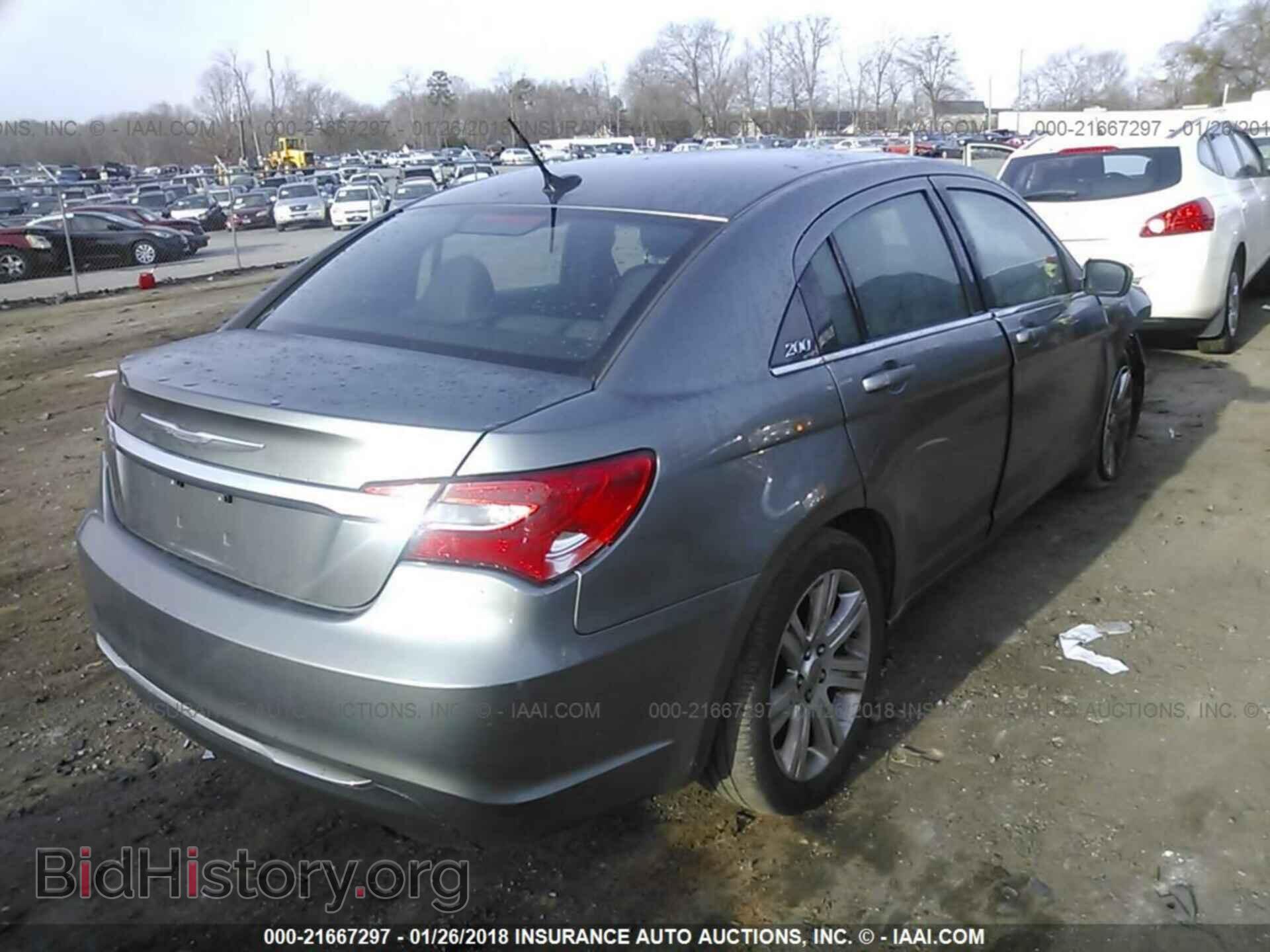 2013 Chrysler 200 - VIN: 1C3CCBBB0DN574867 - Фото 4