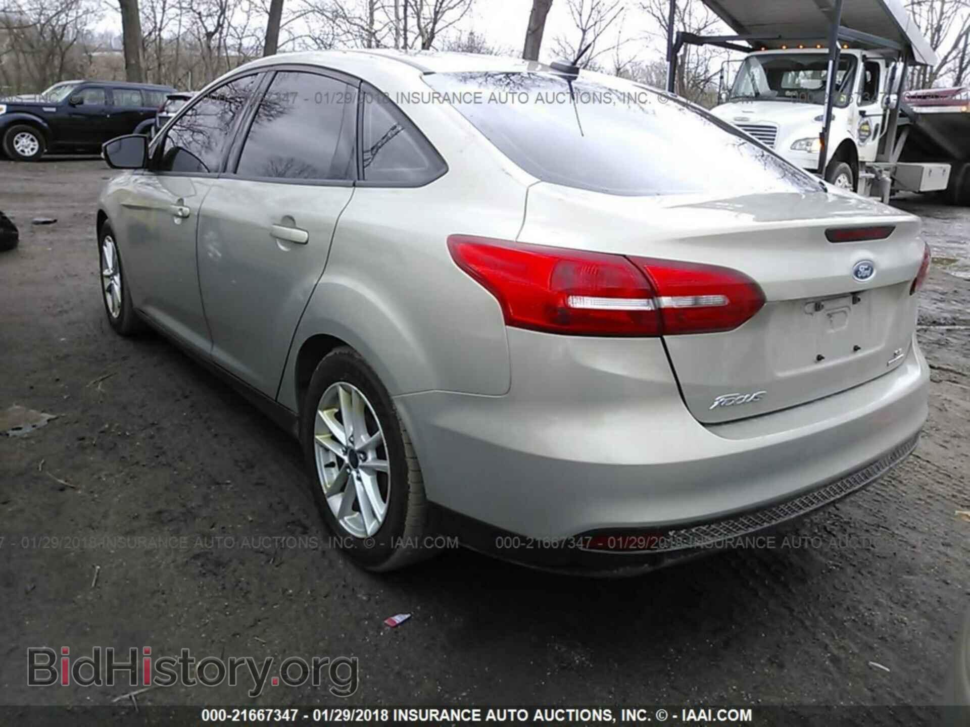 2016 Ford Focus - VIN: 1FADP3F20GL202228 - Photo 3