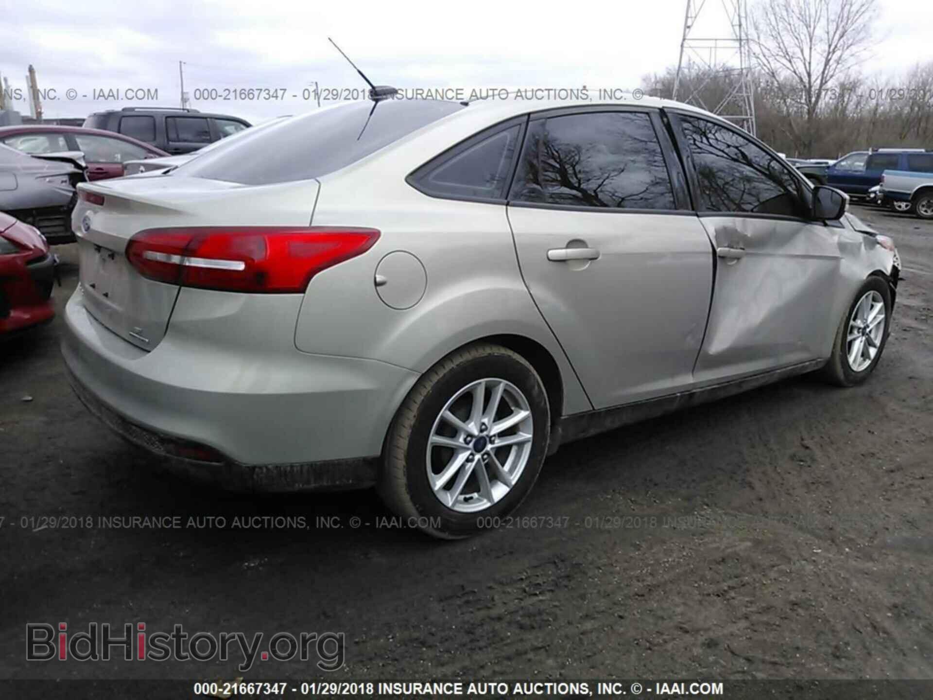 2016 Ford Focus - VIN: 1FADP3F20GL202228 - Photo 4