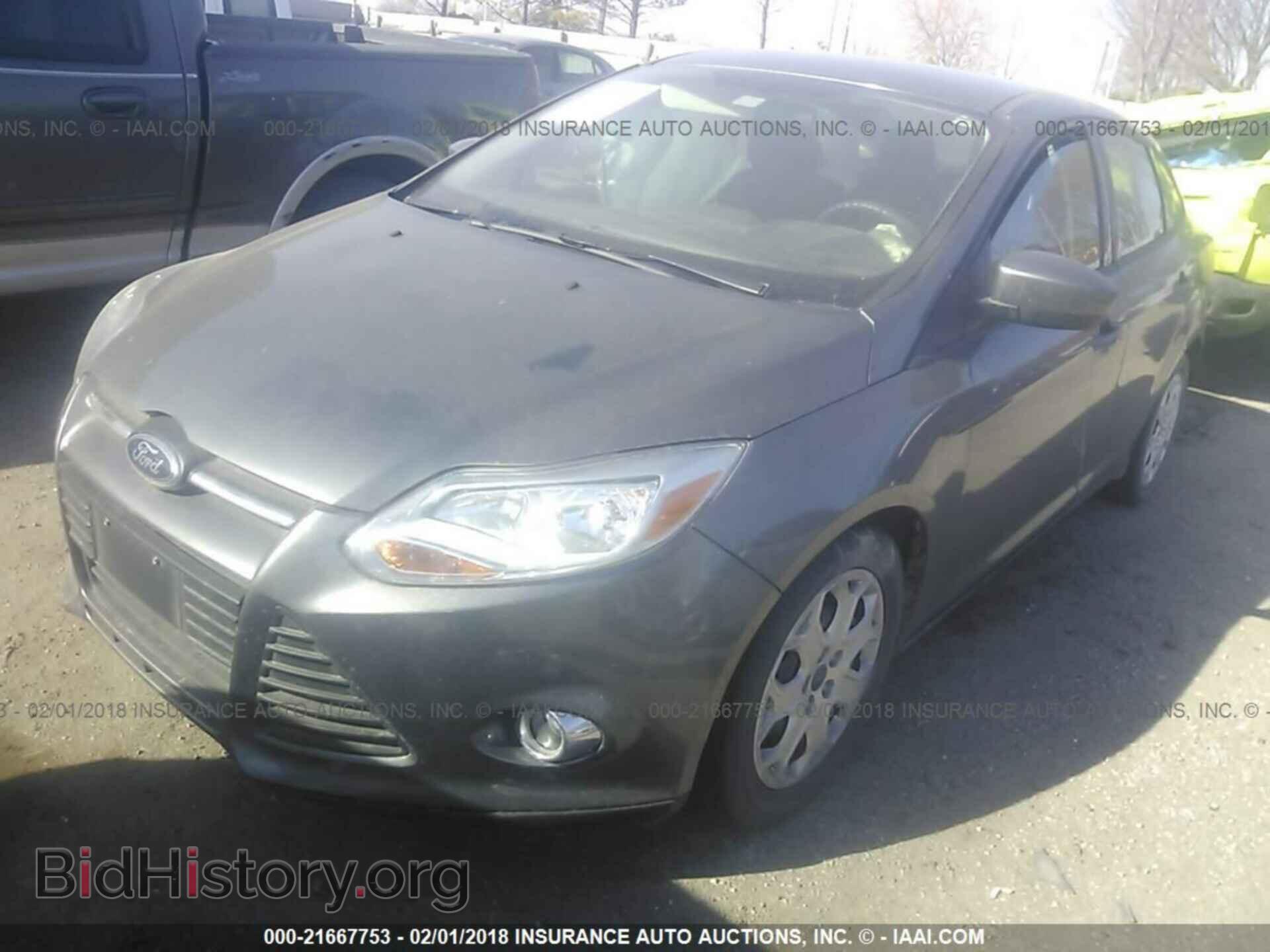 2012 Ford Focus - VIN: 1FAHP3F26CL415499 - Photo 2