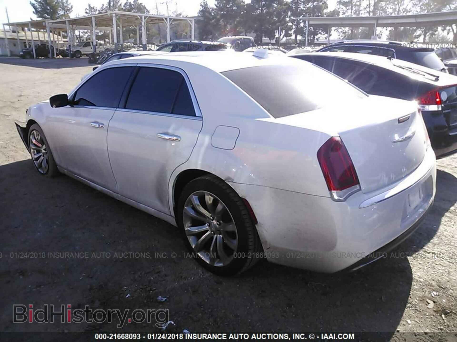 2016 Chrysler 300c - VIN: 2C3CCAEG2GH116732 - Фото 3