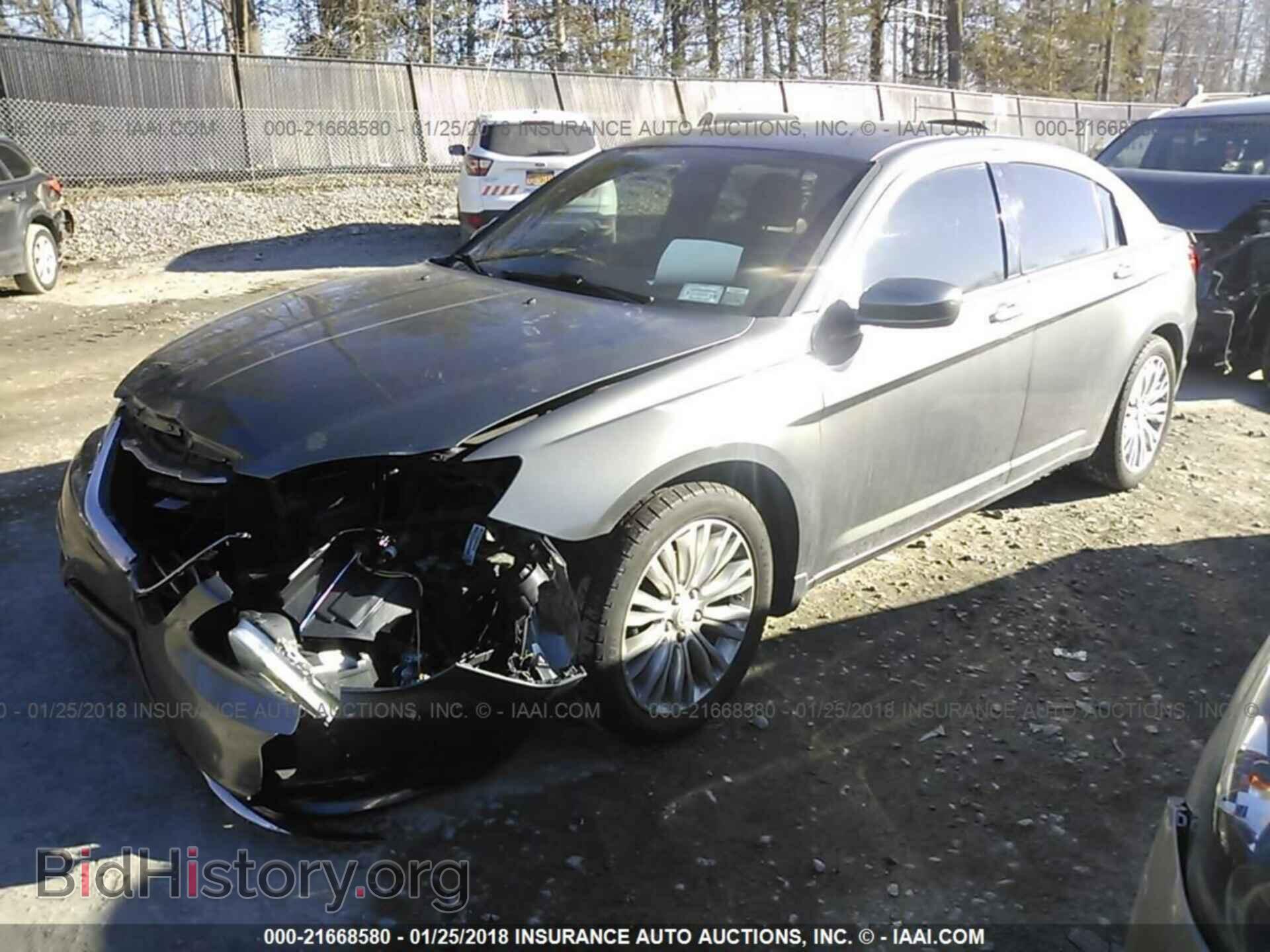 2012 Chrysler 200 - VIN: 1C3CCBAB7CN155351 - Photo 2