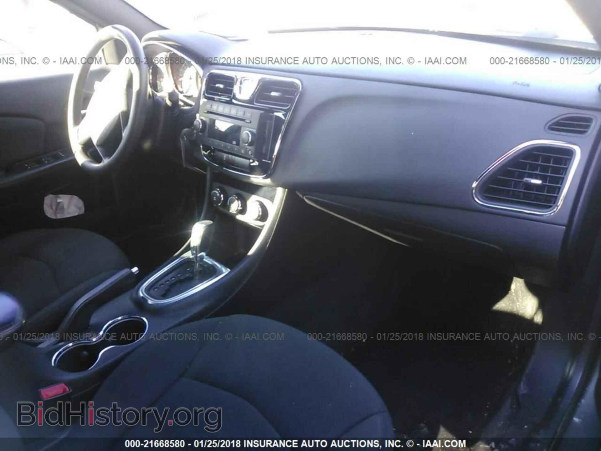 2012 Chrysler 200 - VIN: 1C3CCBAB7CN155351 - Photo 5