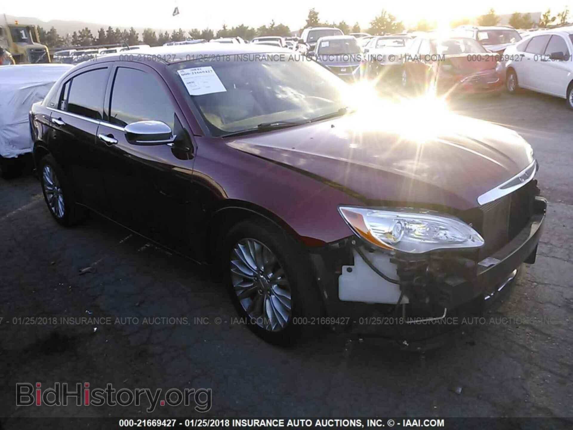 Photo 1C3BC2FB1BN506046 - Chrysler 200 2011
