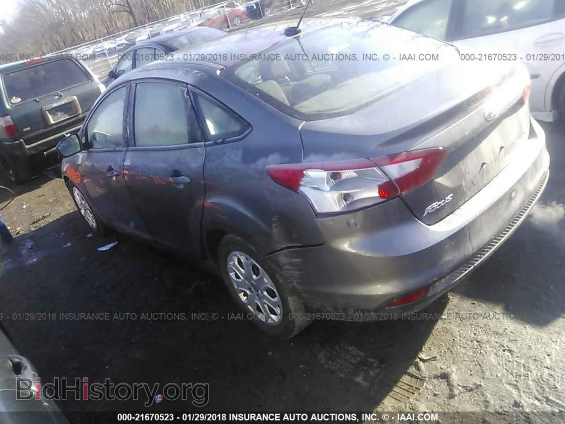 2012 Ford Focus - VIN: 1FAHP3F29CL200277 - Фото 3