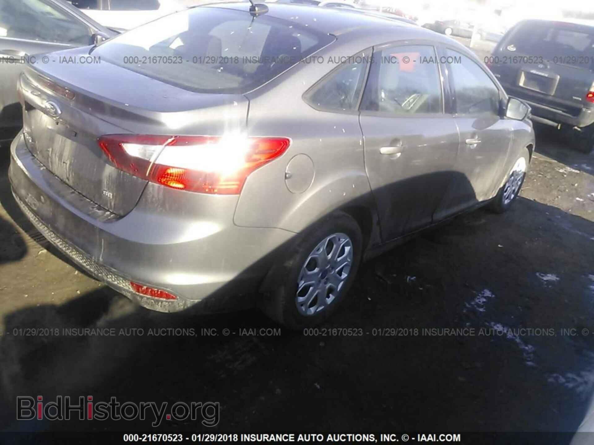 2012 Ford Focus - VIN: 1FAHP3F29CL200277 - Фото 4