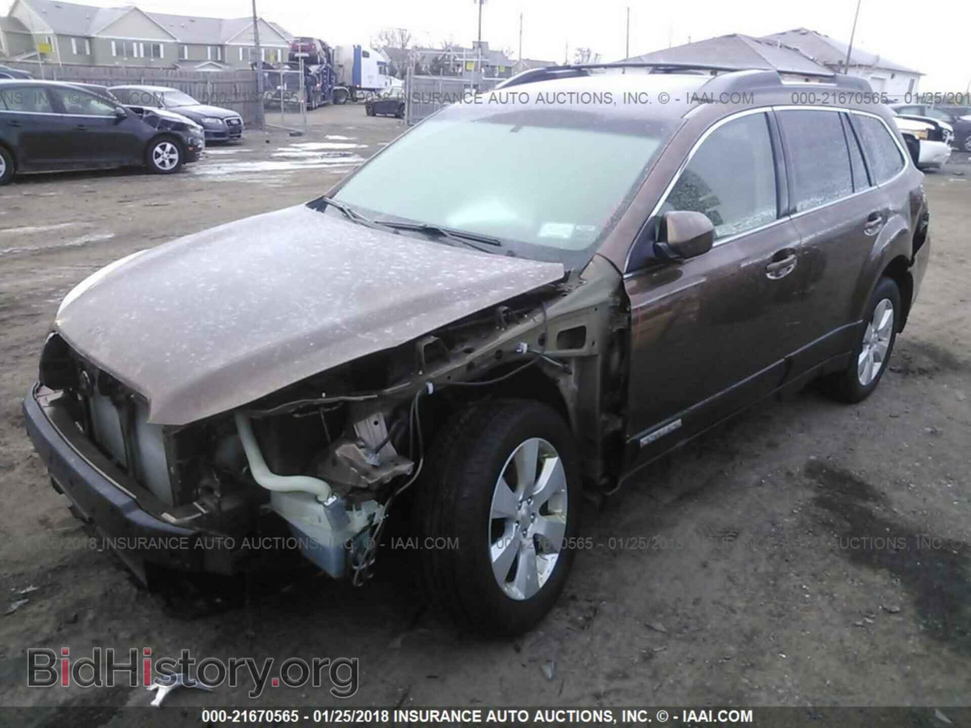 2011 Subaru Outback - VIN: 4S4BRBJC3B3366843 - Фото 2