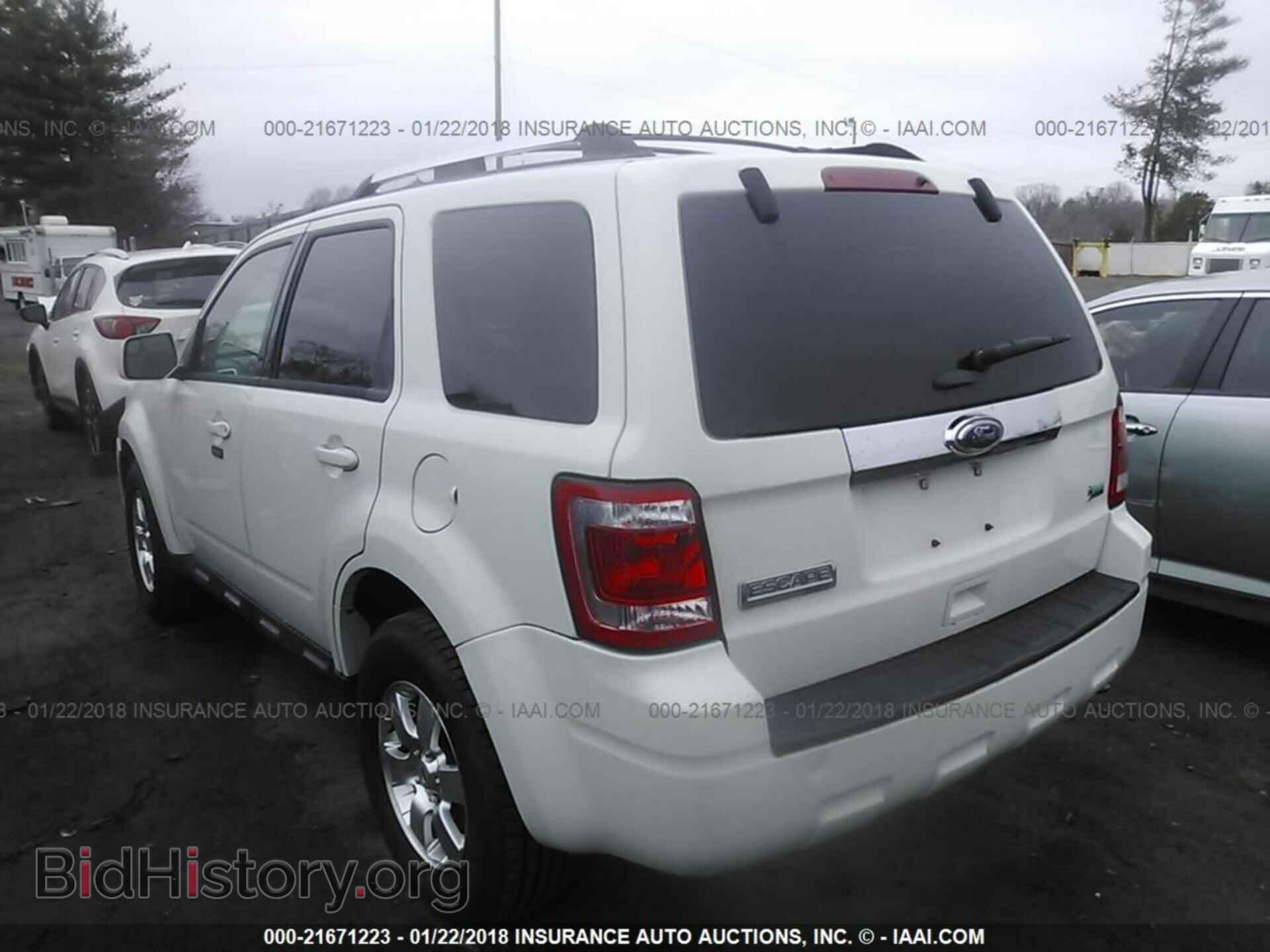 2011 Ford Escape - VIN: 1FMCU0EG2BKB73688 - Фото 3