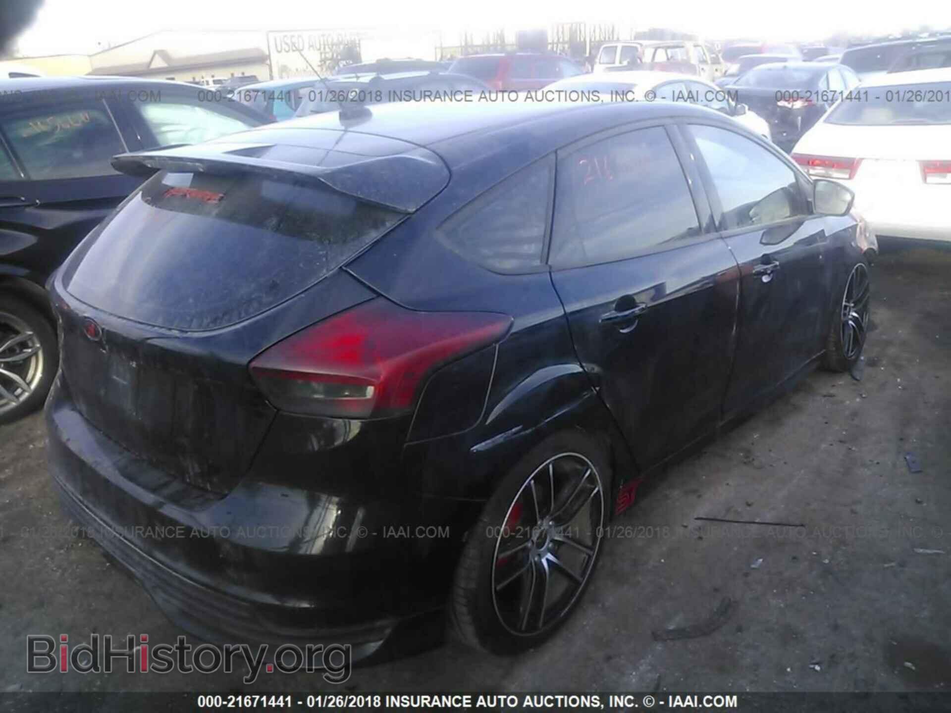 2017 Ford Focus - VIN: 1FADP3L92HL209944 - Photo 4