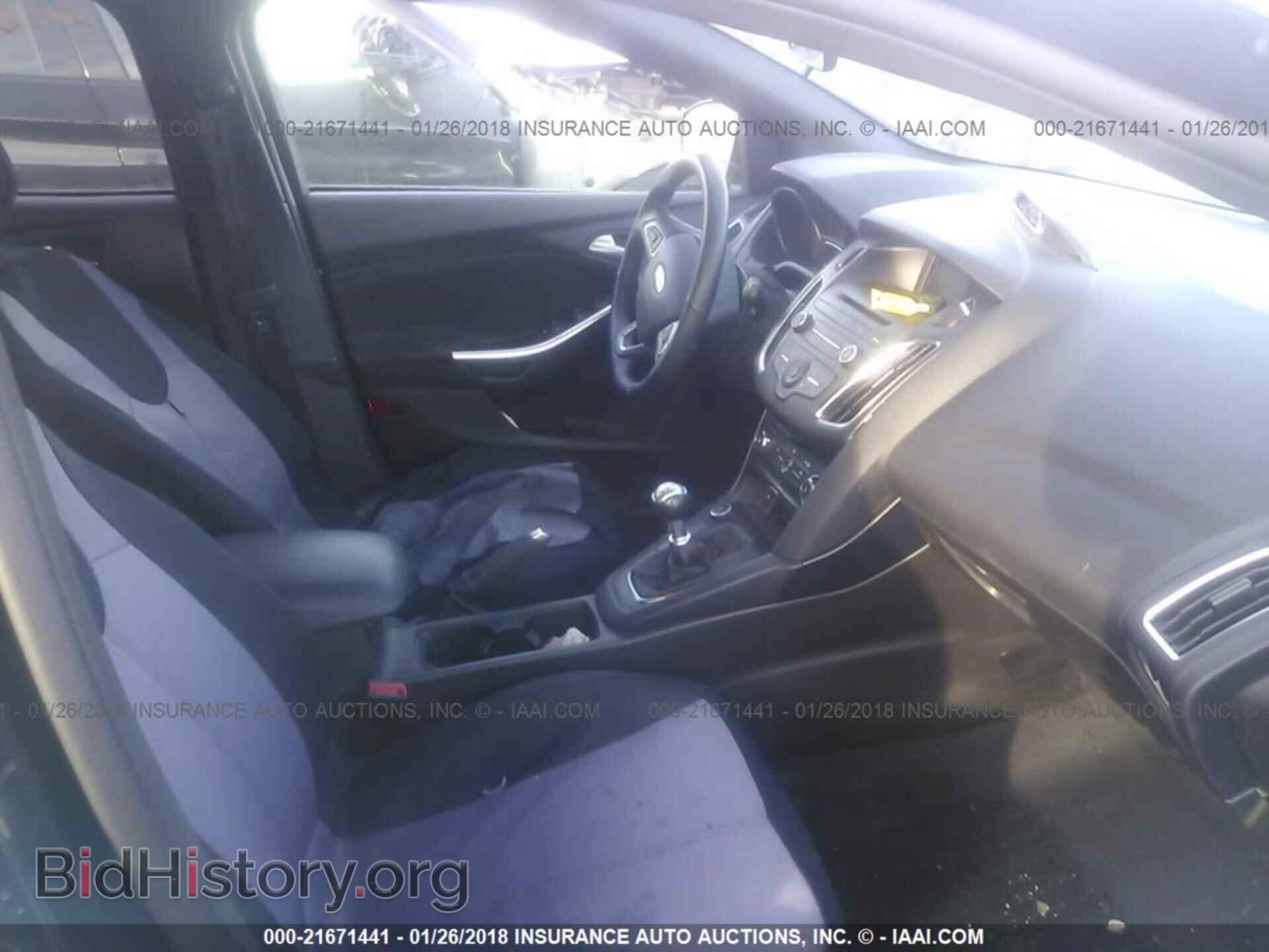 2017 Ford Focus - VIN: 1FADP3L92HL209944 - Photo 5