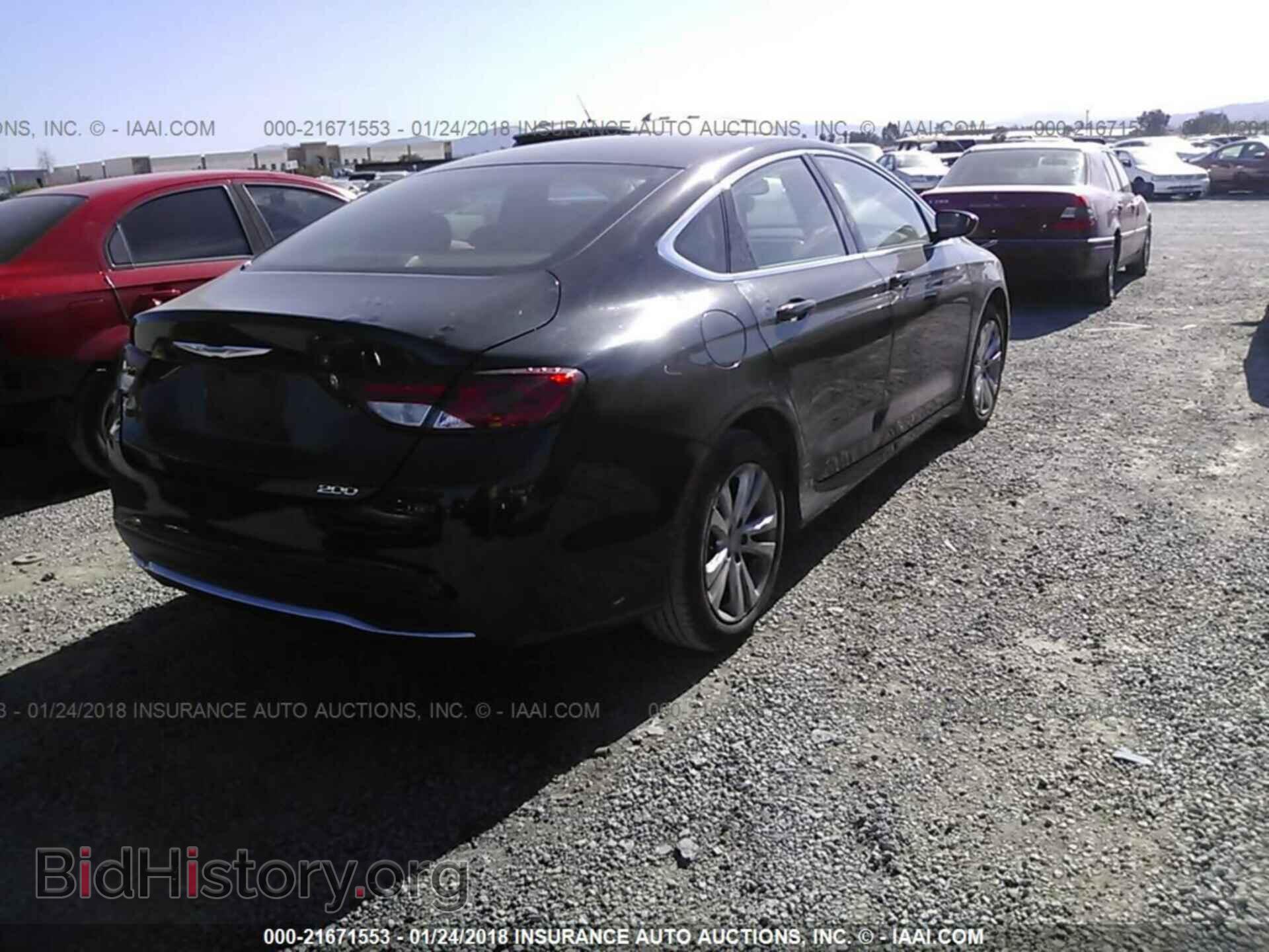 2015 Chrysler 200 - VIN: 1C3CCCAB7FN676497 - Photo 4