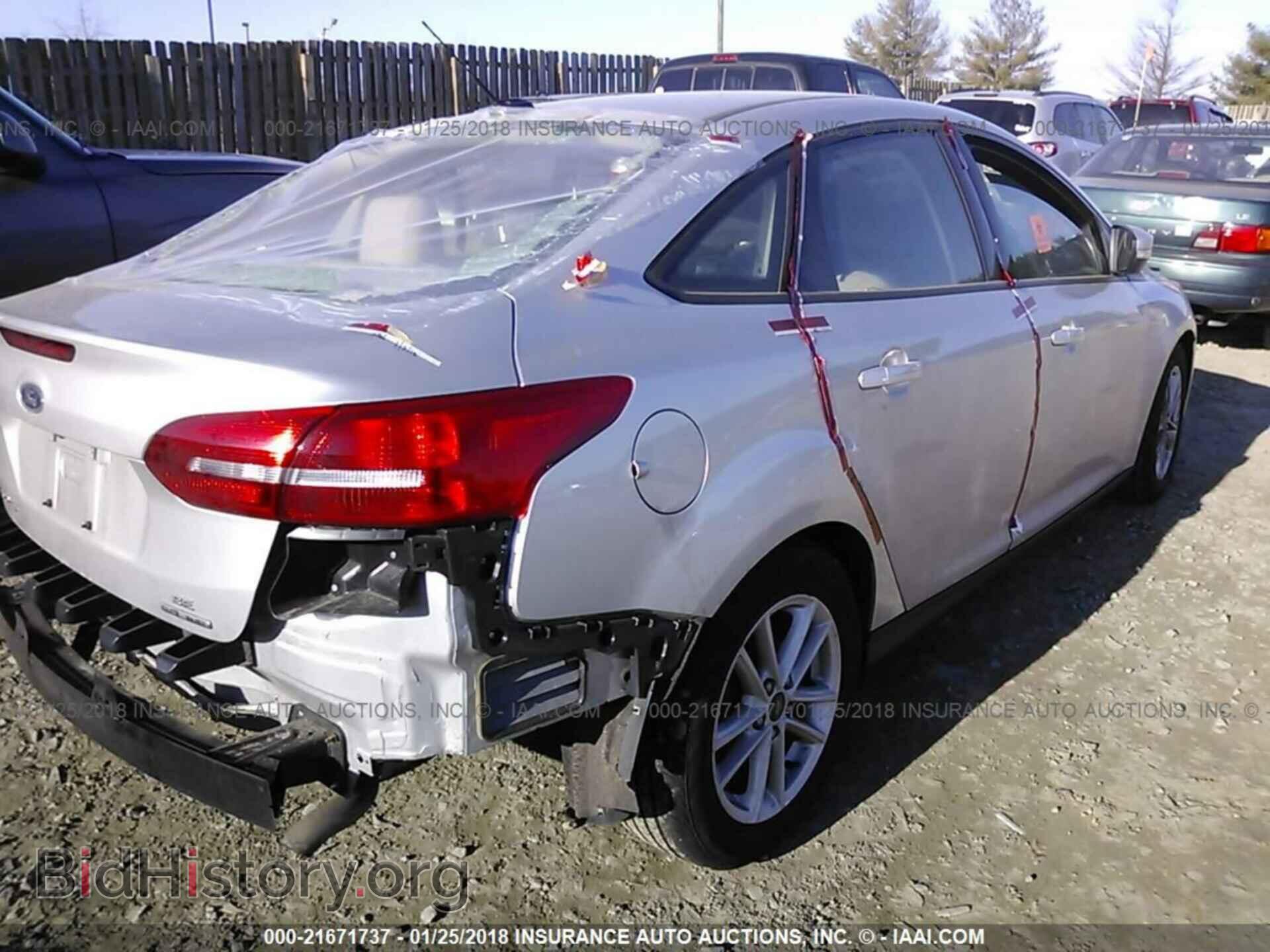 2016 Ford Focus - VIN: 1FADP3F27GL292736 - Фото 4
