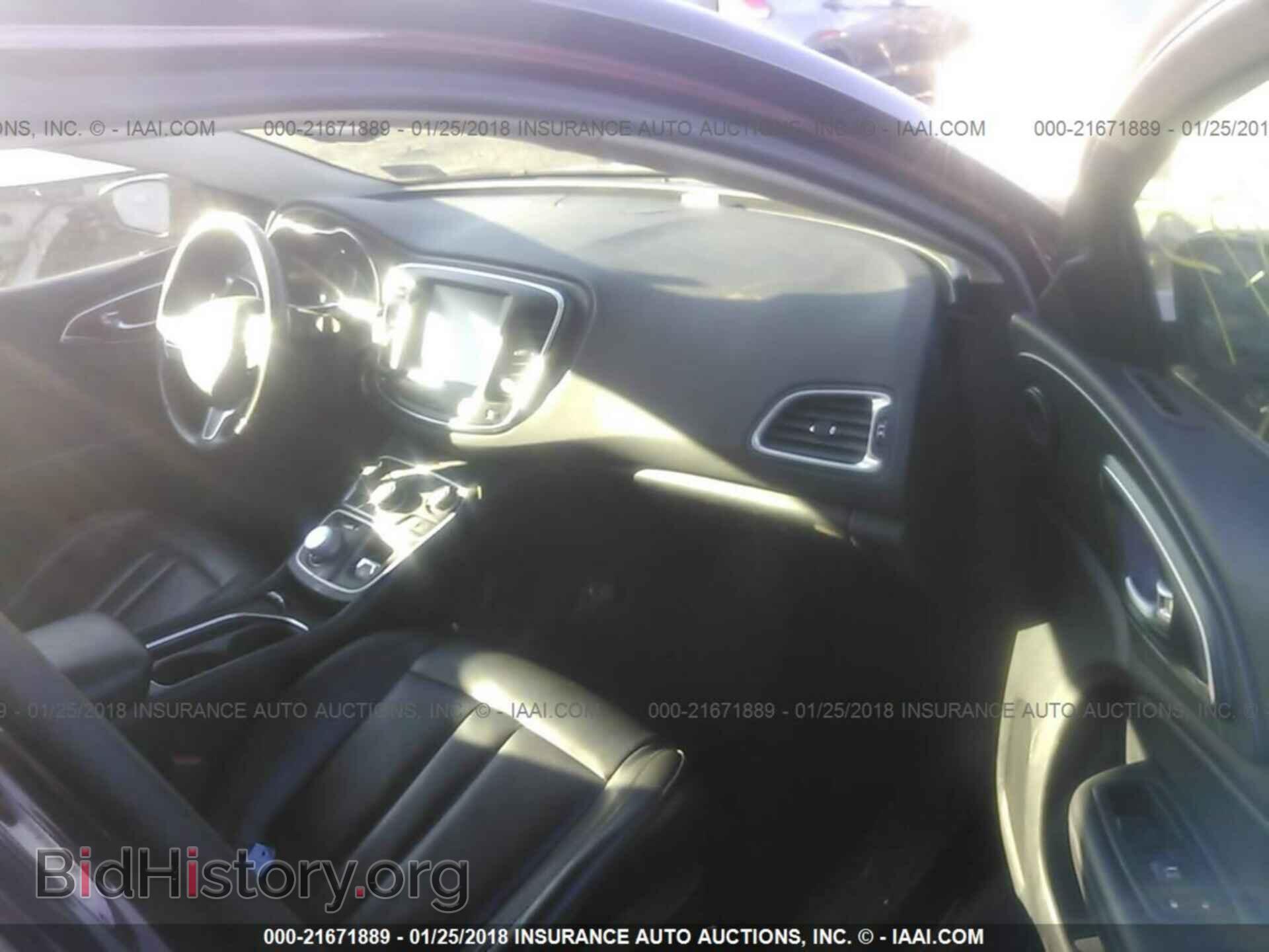 2016 Chrysler 200 - VIN: 1C3CCCAB0GN186162 - Photo 5