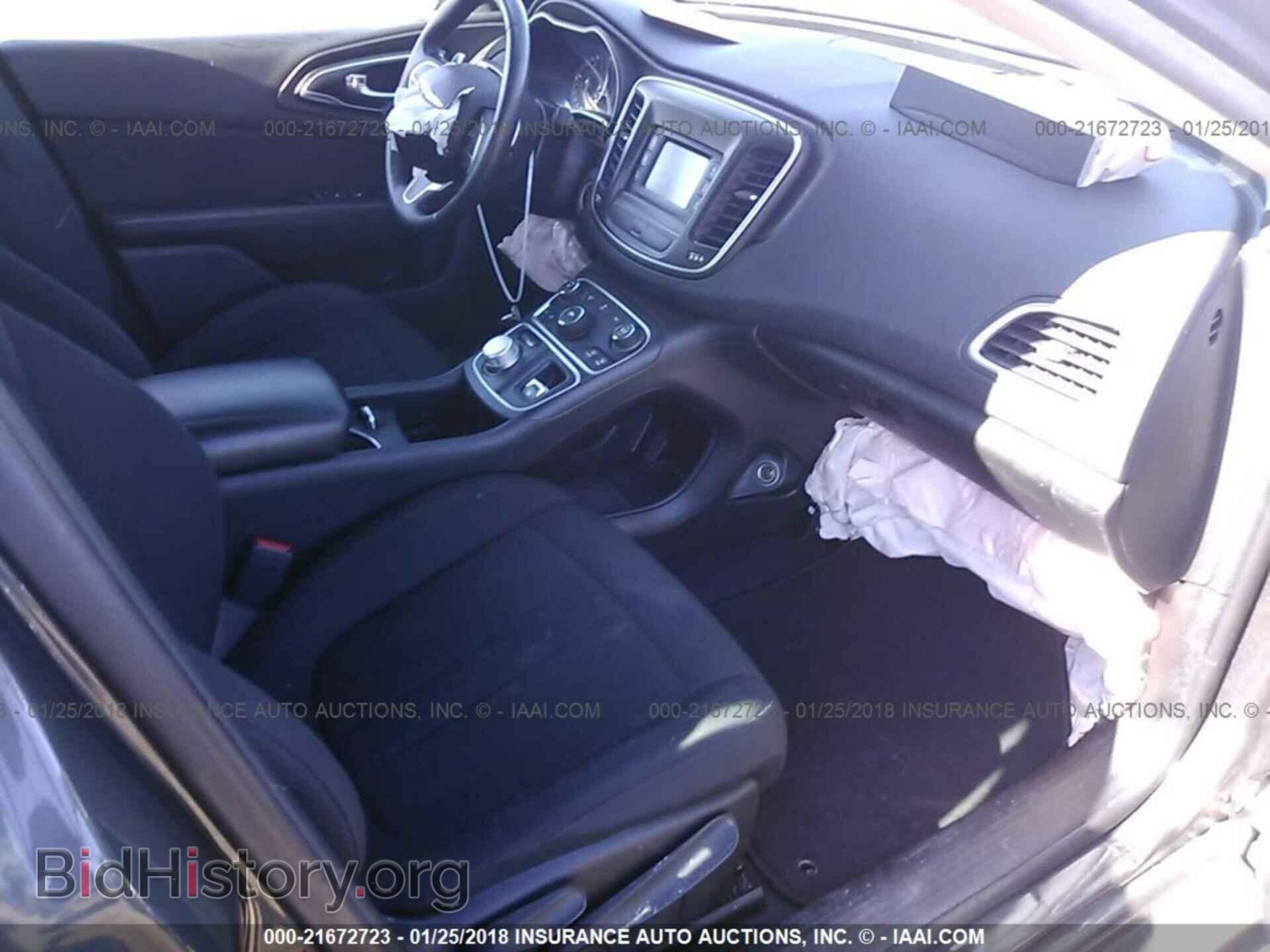 2016 Chrysler 200 - VIN: 1C3CCCAG8GN148416 - Photo 5