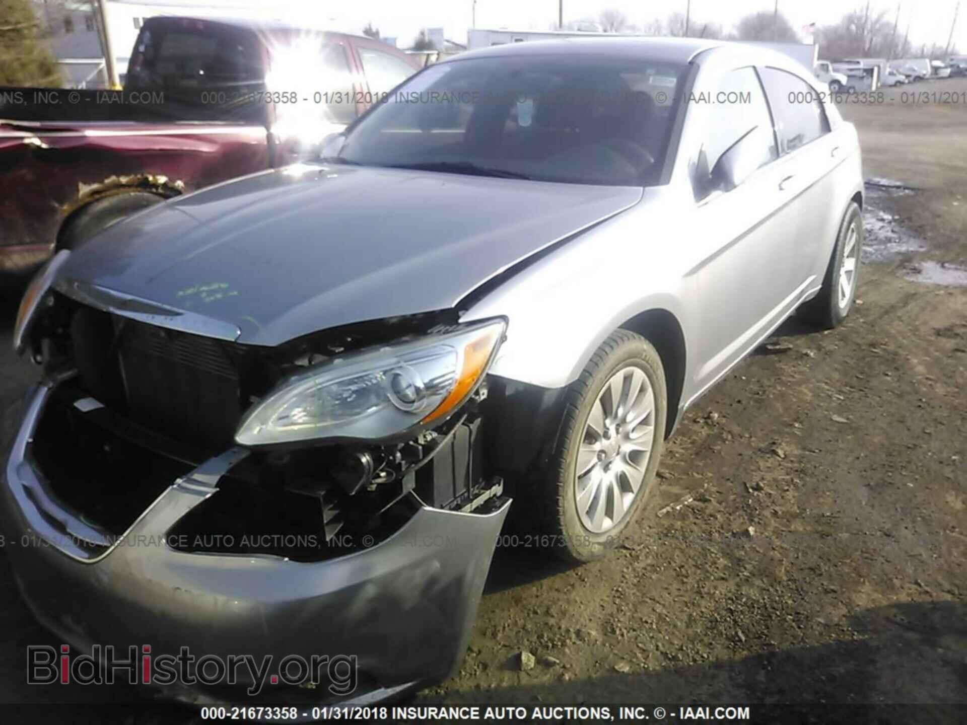 2013 Chrysler 200 - VIN: 1C3CCBAB9DN686049 - Photo 2