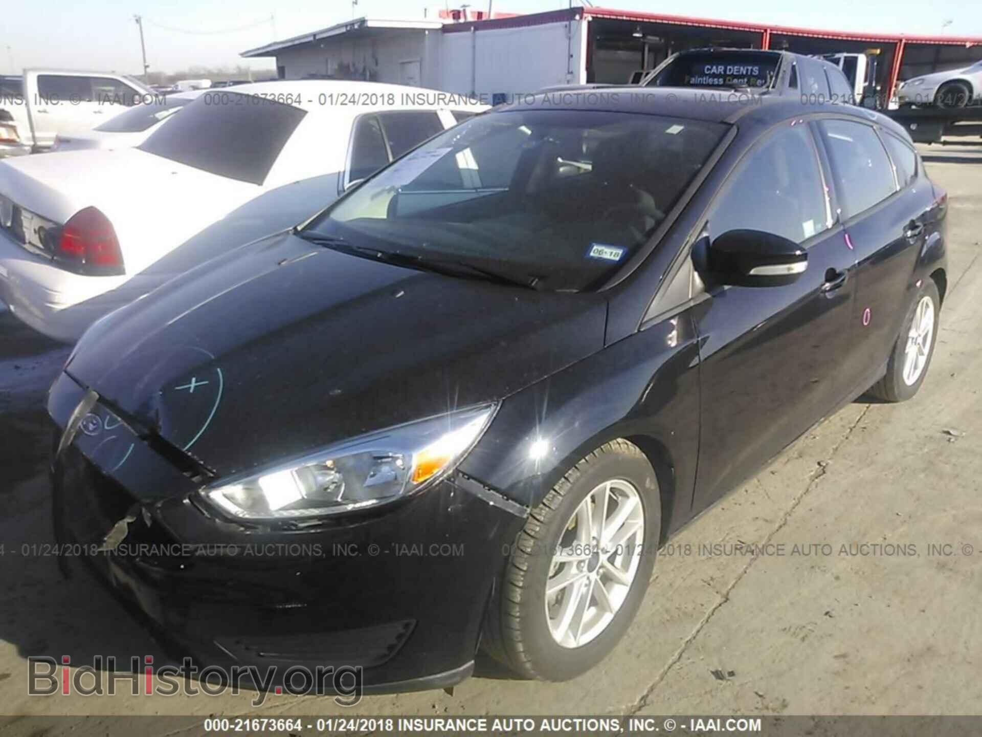 2016 Ford Focus - VIN: 1FADP3K28GL259489 - Photo 2