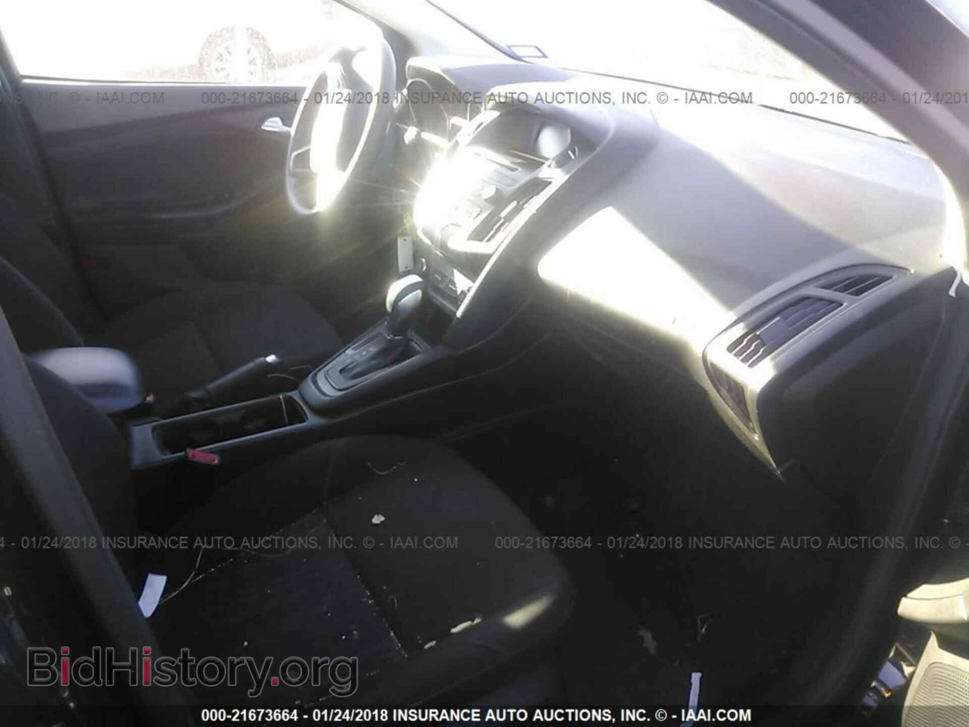 2016 Ford Focus - VIN: 1FADP3K28GL259489 - Photo 5