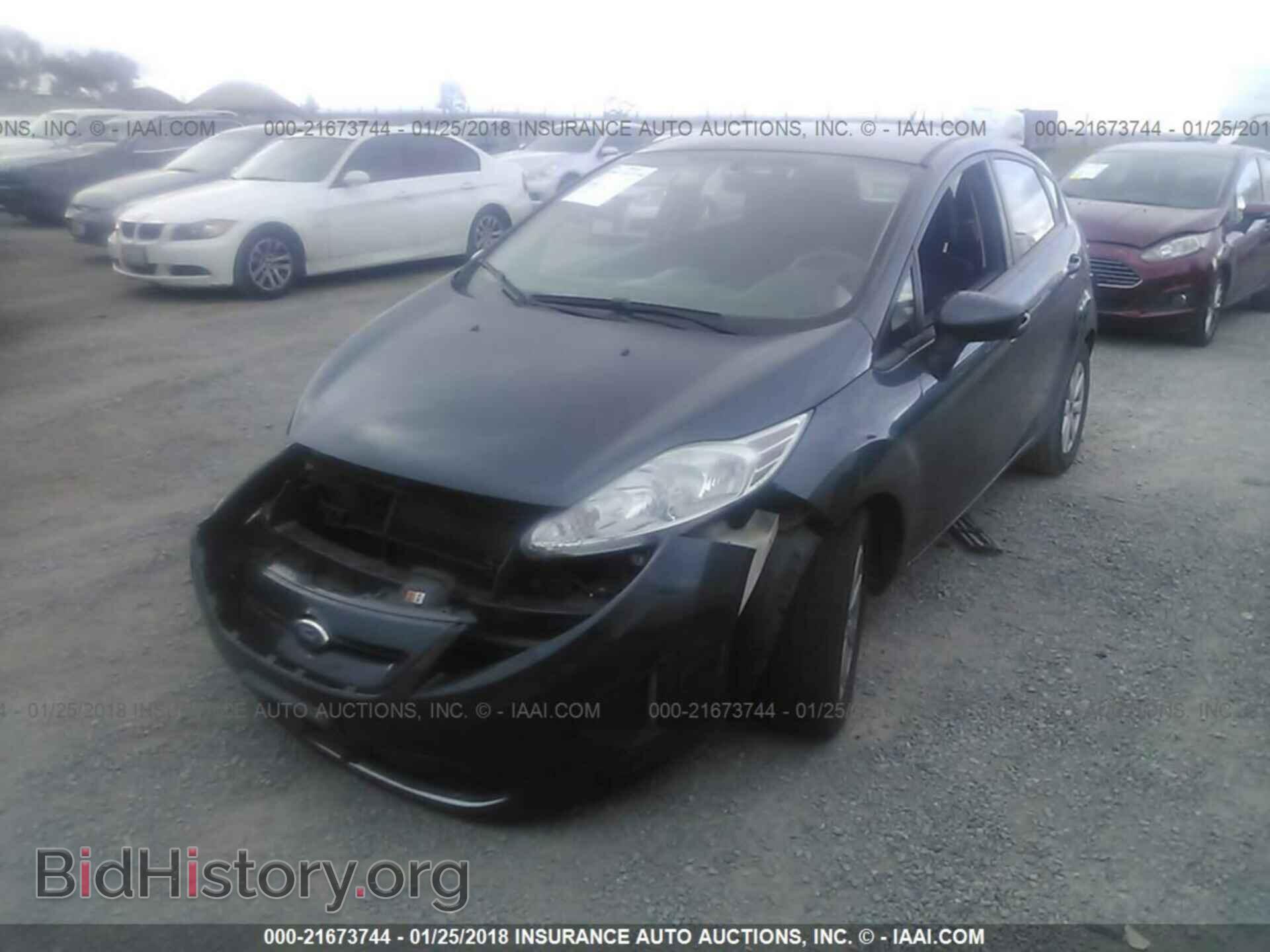 2011 Ford Fiesta - VIN: 3FADP4EJ2BM157007 - Photo 2