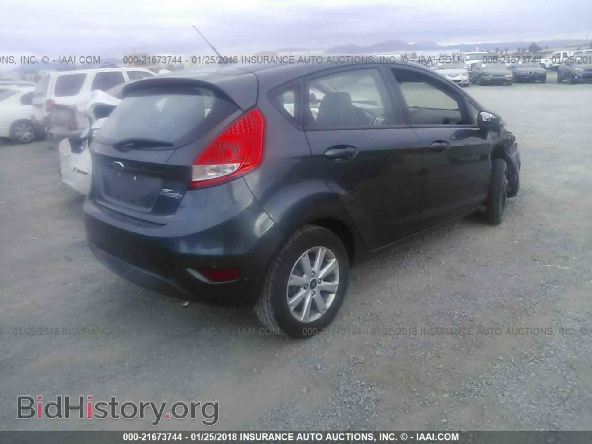 2011 Ford Fiesta - VIN: 3FADP4EJ2BM157007 - Photo 4