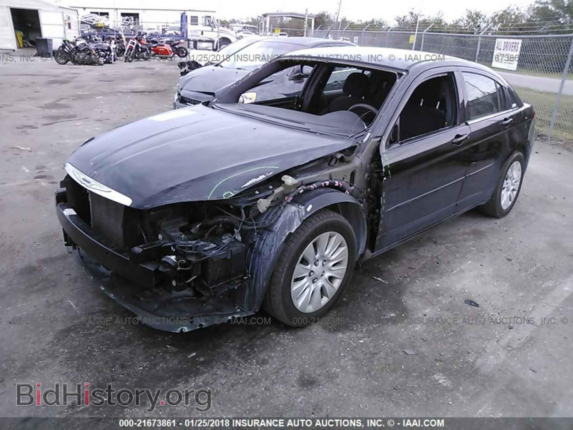 2012 Chrysler 200 - VIN: 1C3CCBABXCN210021 - Фото 2