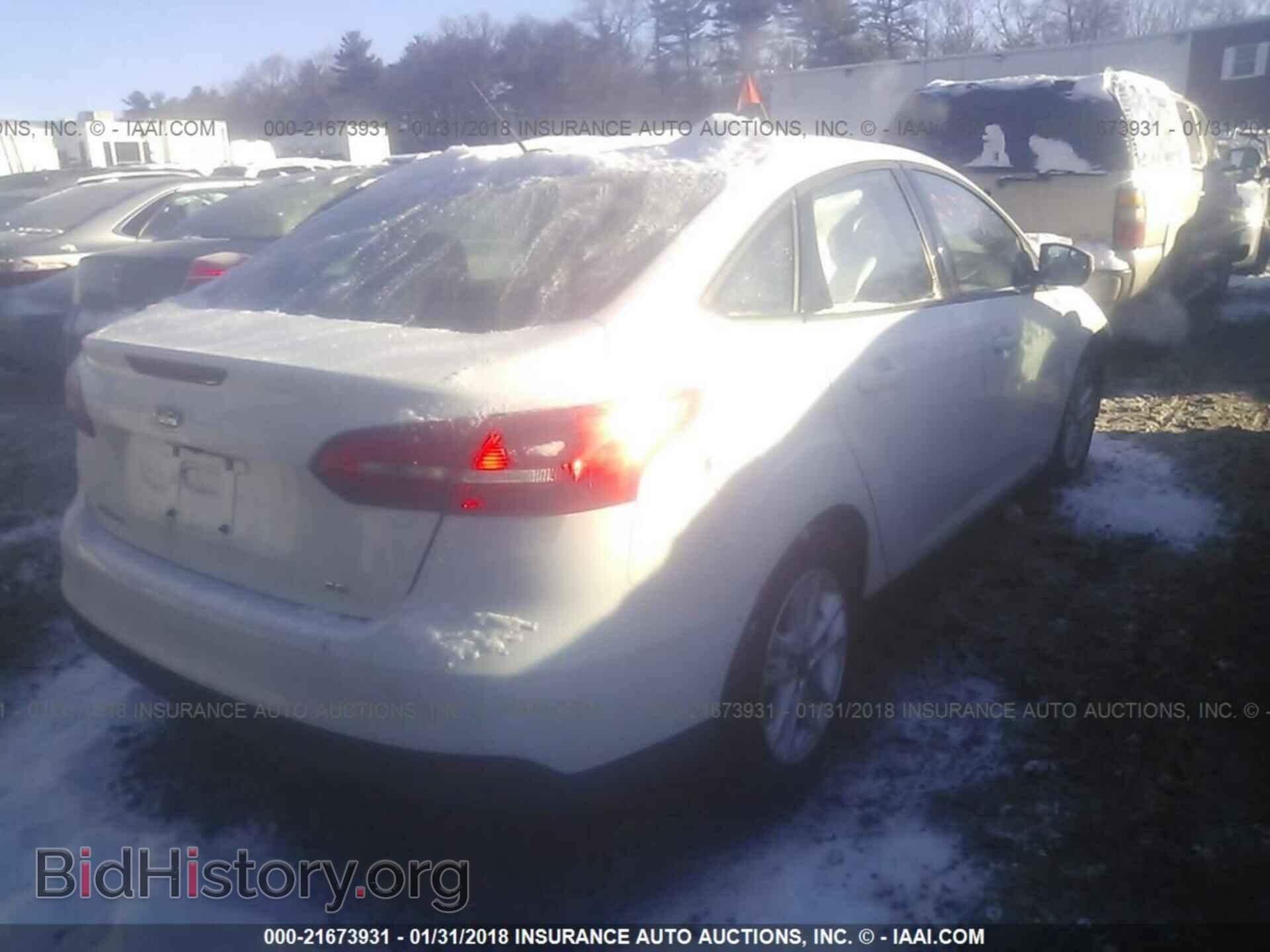 2017 Ford Focus - VIN: 1FADP3F22HL247446 - Фото 4
