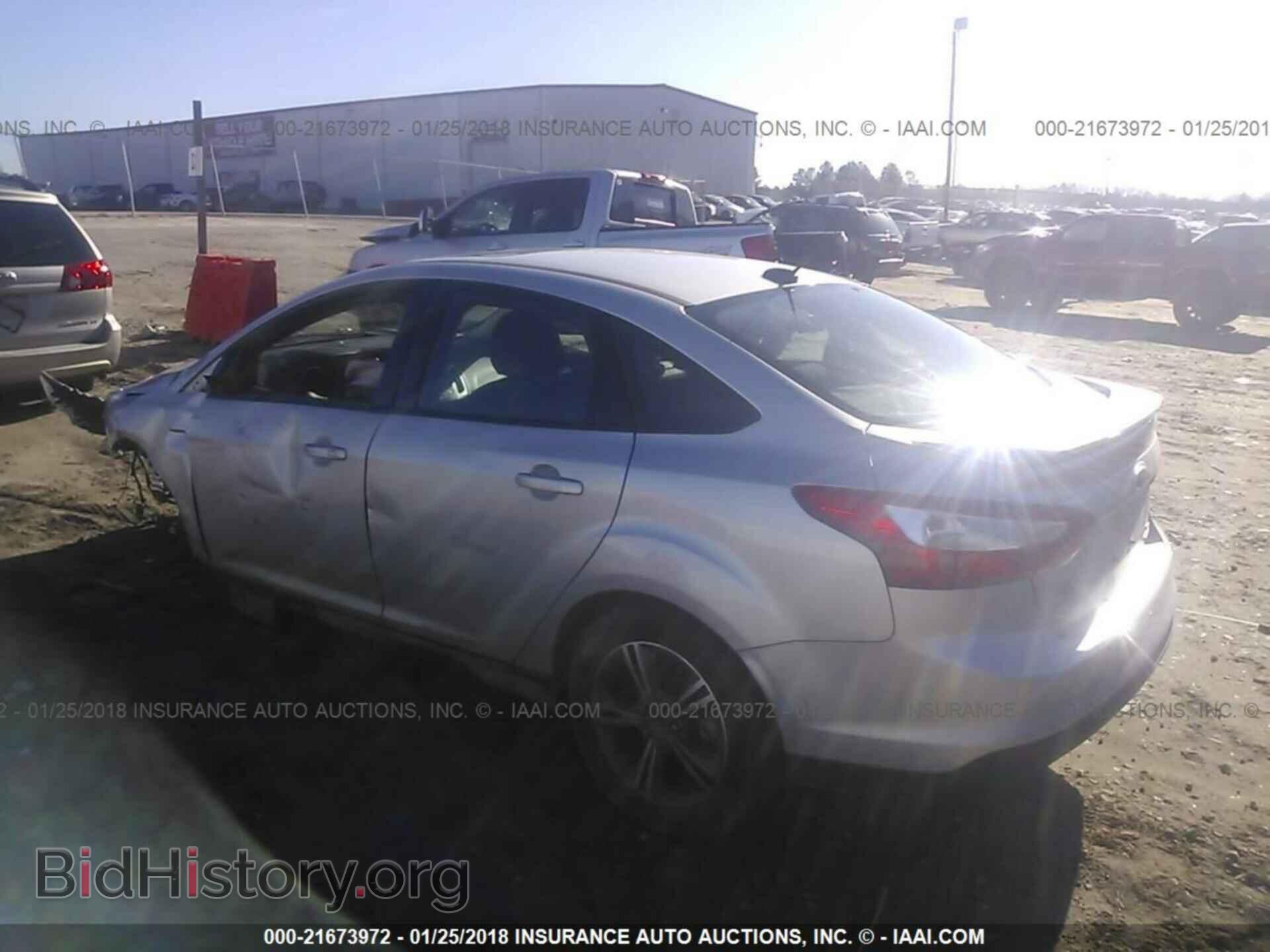 2014 Ford Focus - VIN: 1FADP3F23EL353612 - Photo 3
