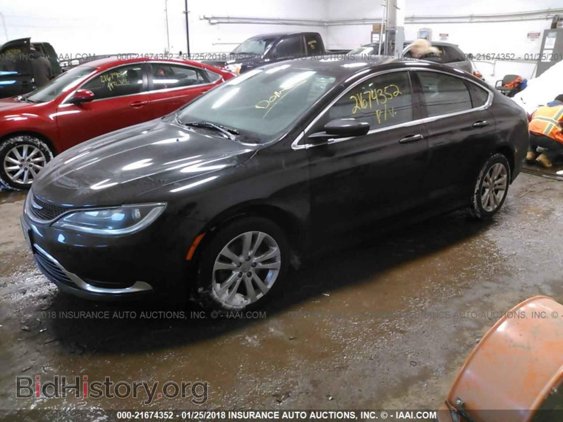 2015 Chrysler 200 - VIN: 1C3CCCABXFN708326 - Photo 2