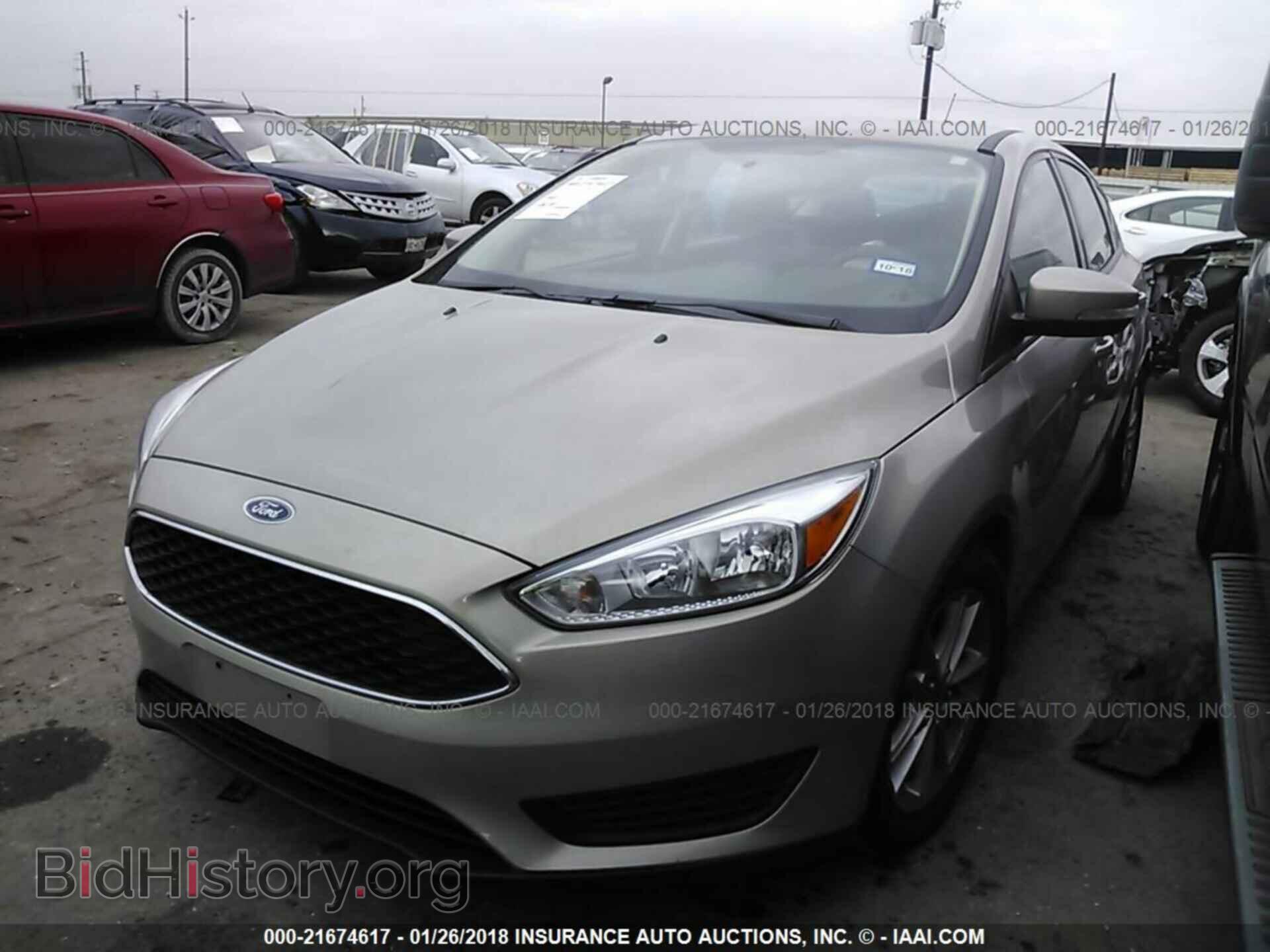 2016 Ford Focus - VIN: 1FADP3K20GL213574 - Photo 2