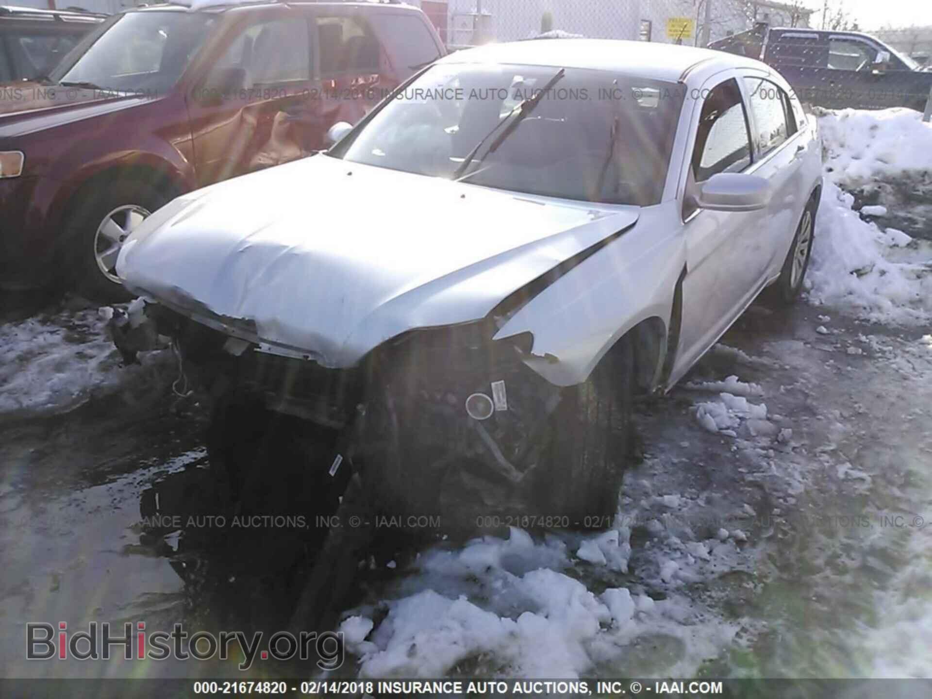 2012 Chrysler 200 - VIN: 1C3CCBBB3CN100717 - Фото 2
