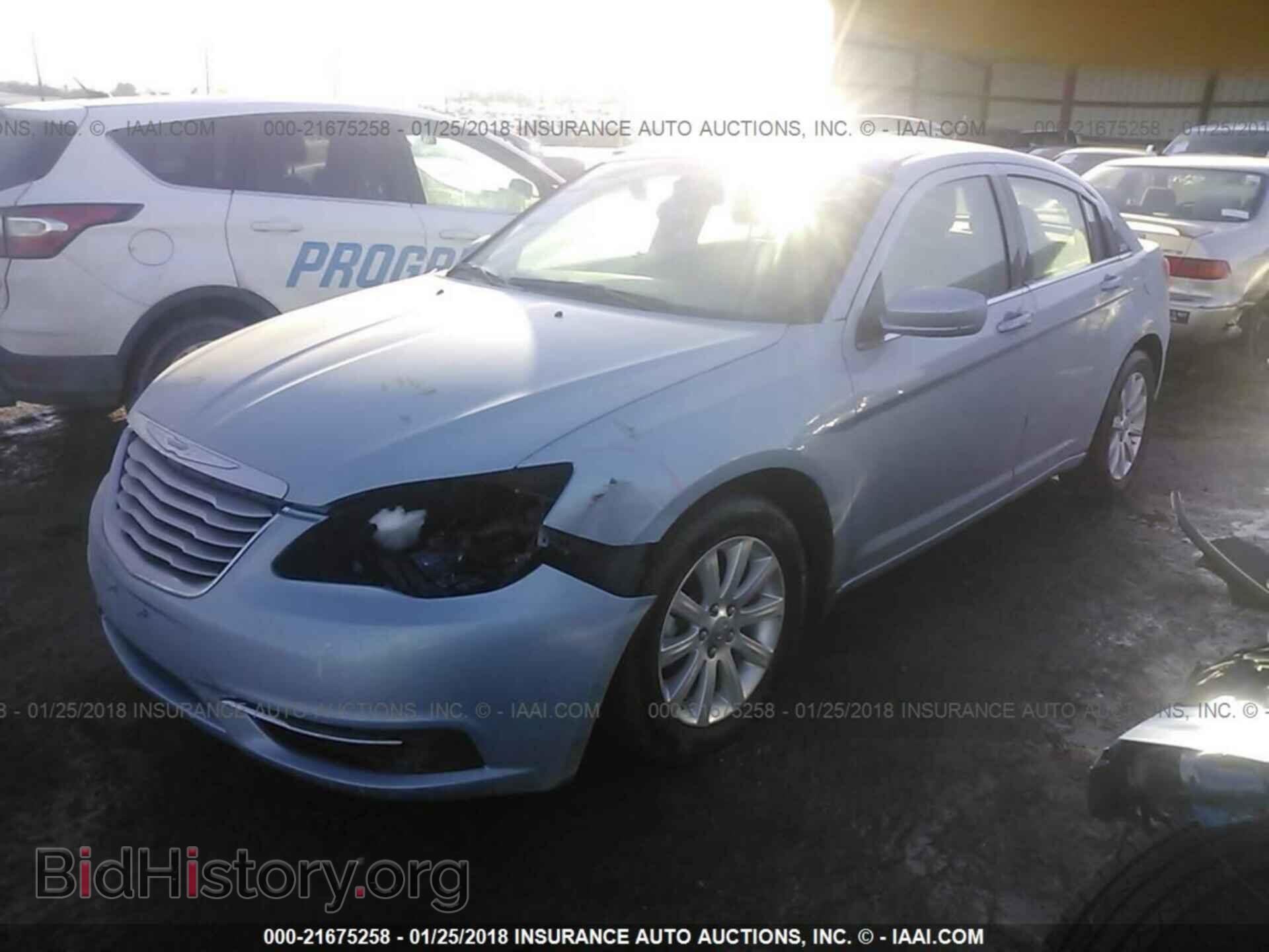 2012 Chrysler 200 - VIN: 1C3CCBBB6CN142783 - Photo 2