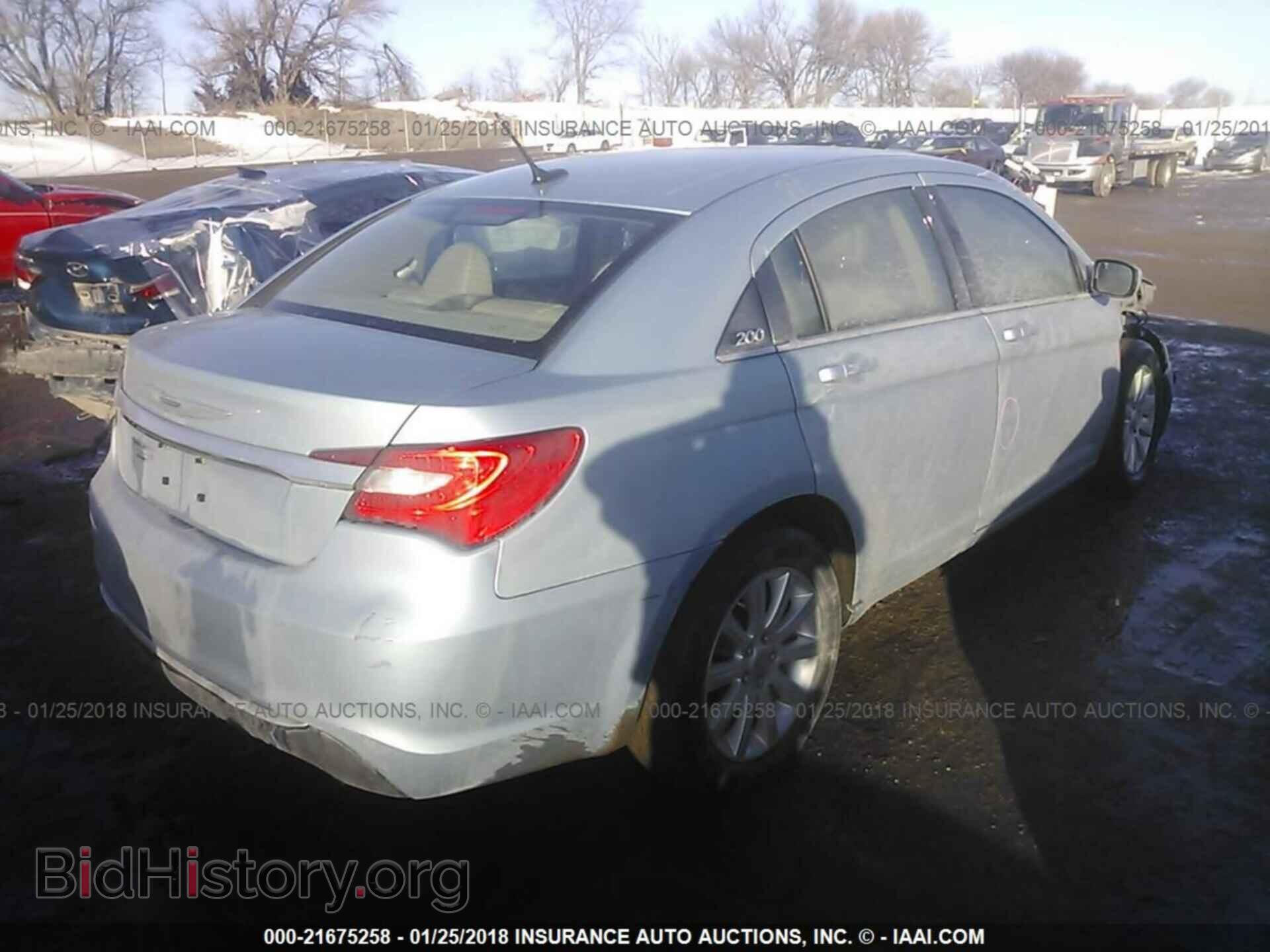 2012 Chrysler 200 - VIN: 1C3CCBBB6CN142783 - Photo 4