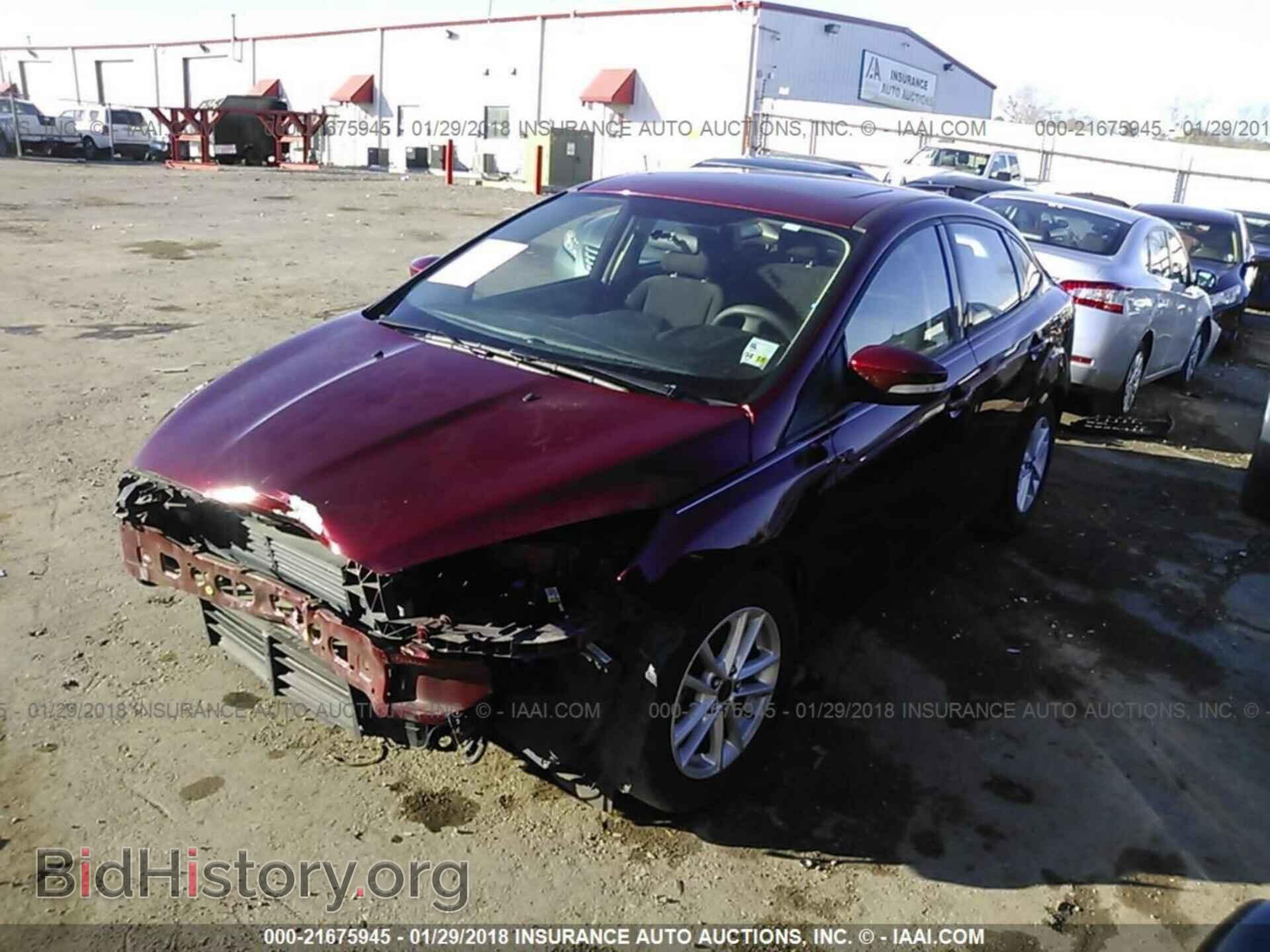 2015 Ford Focus - VIN: 1FADP3F27FL204220 - Photo 2