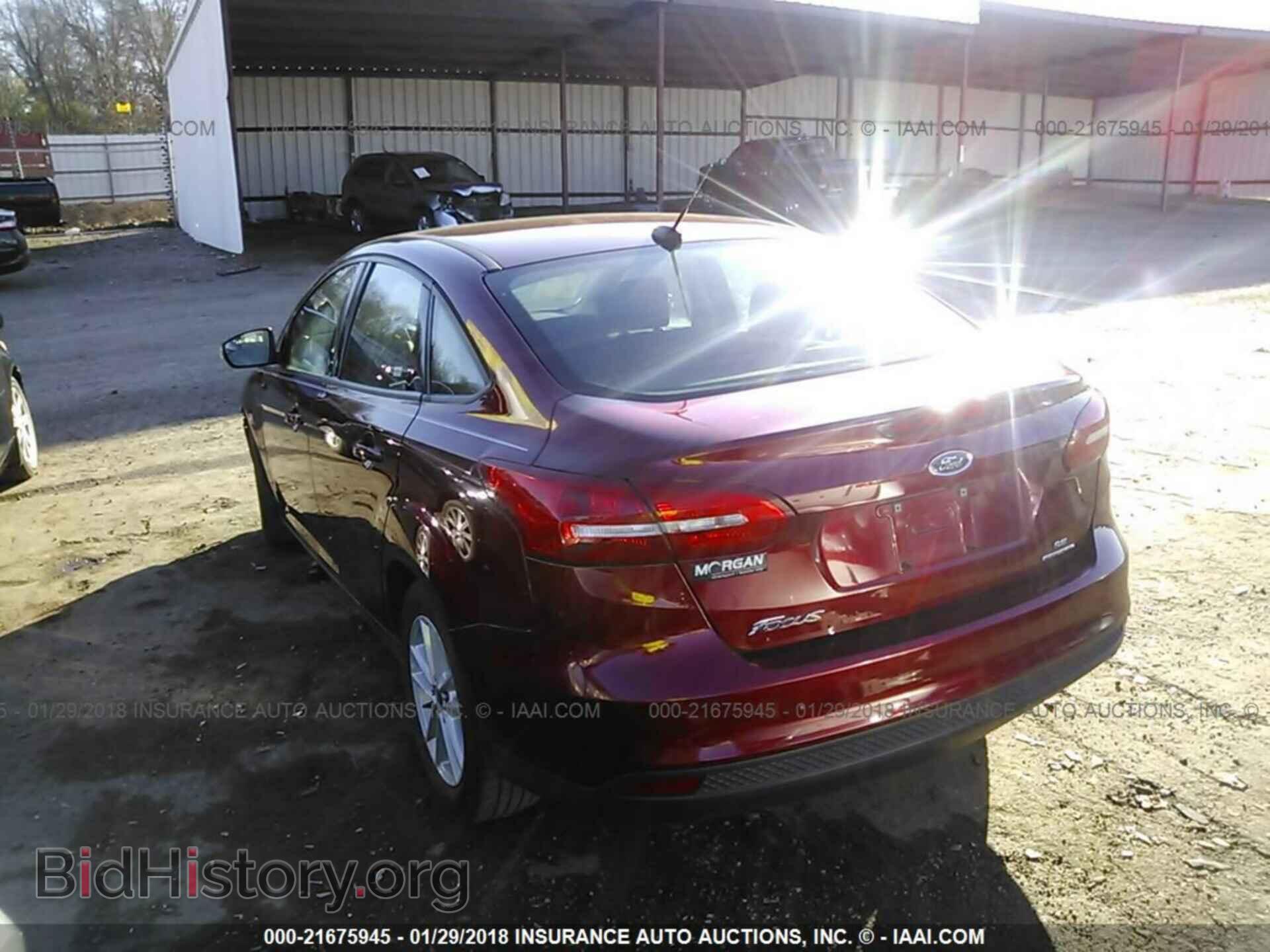 2015 Ford Focus - VIN: 1FADP3F27FL204220 - Photo 3