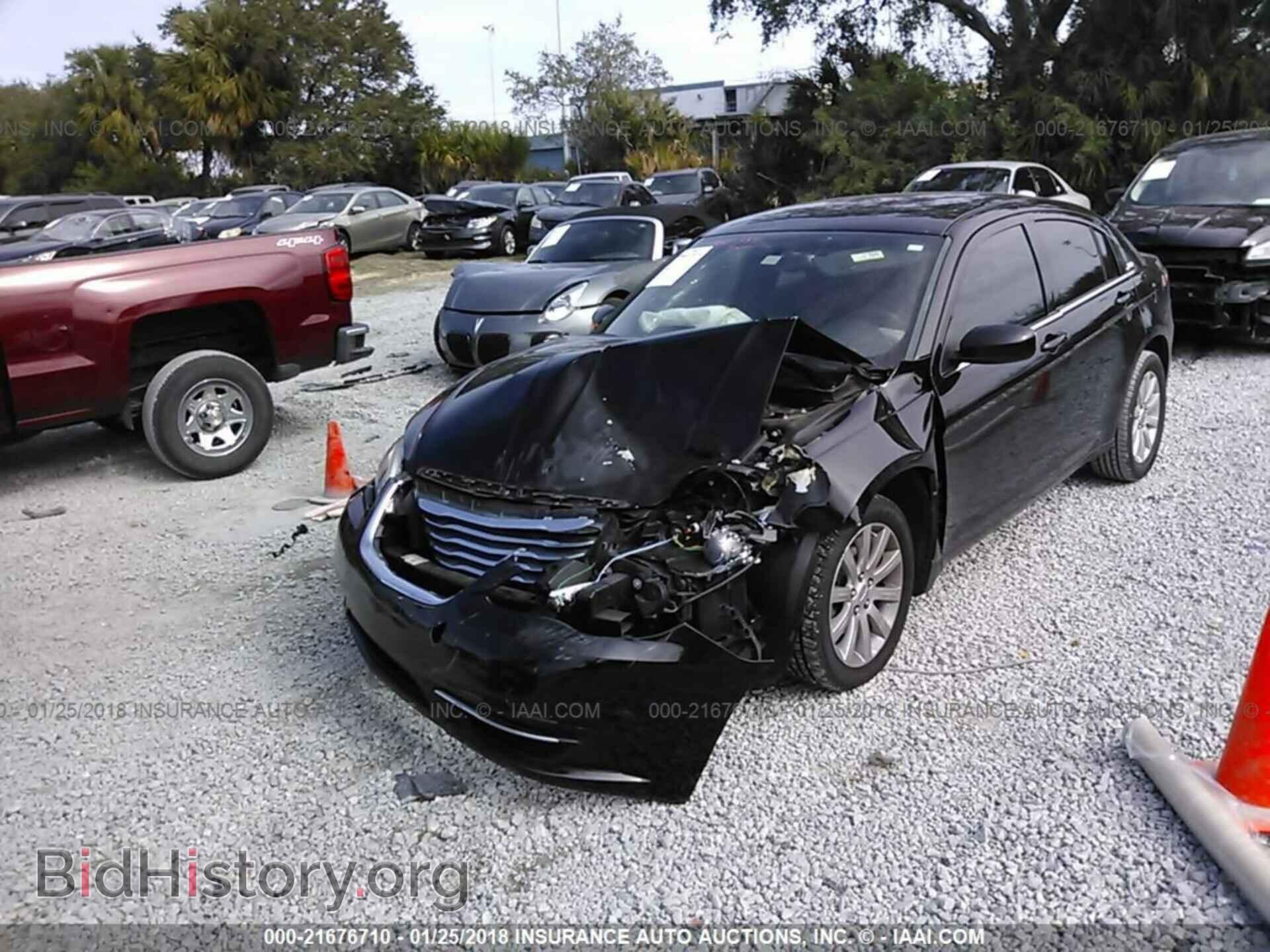 2012 Chrysler 200 - VIN: 1C3CCBBB3CN117906 - Photo 2