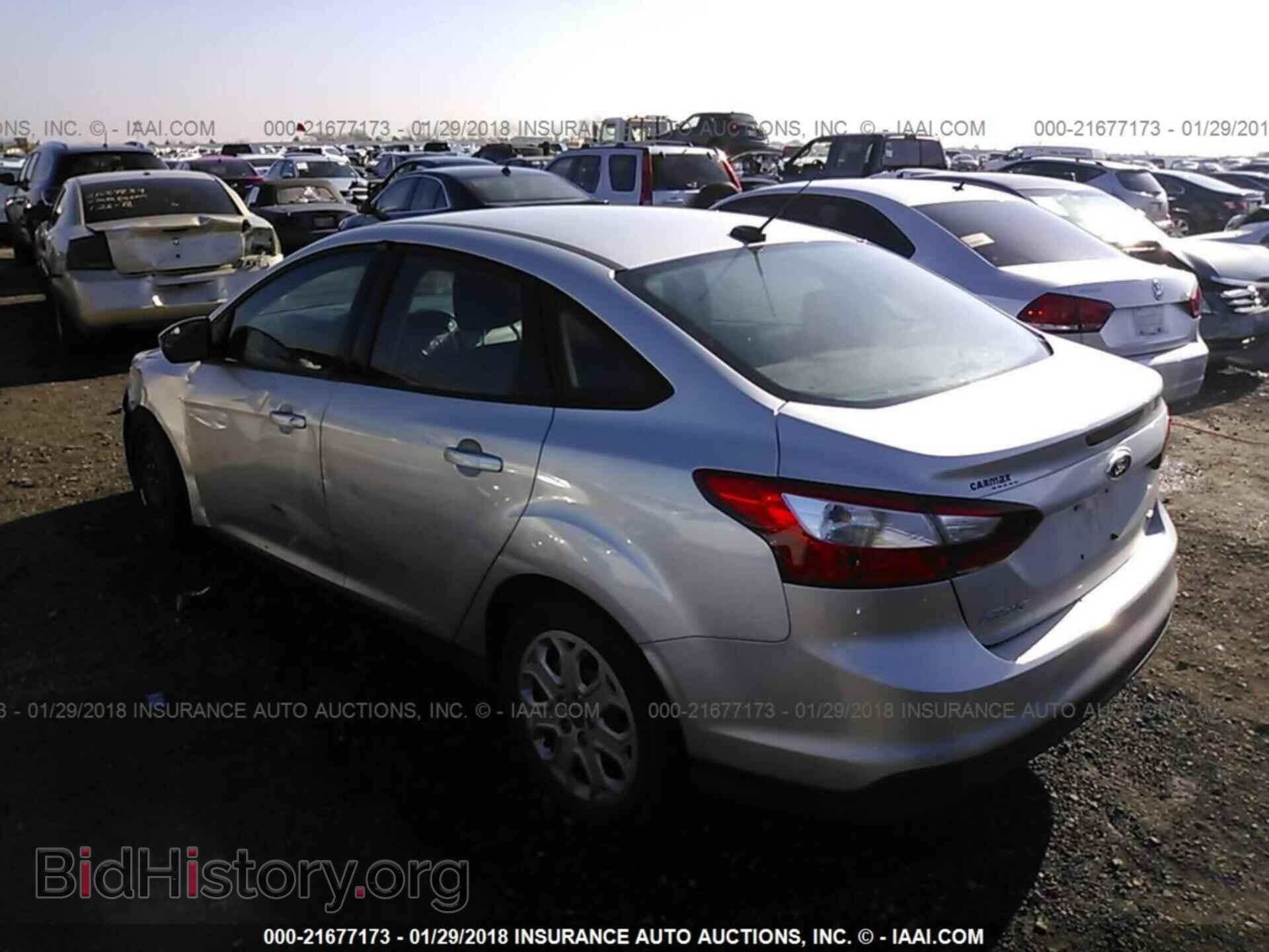 2012 Ford Focus - VIN: 1FAHP3F24CL217150 - Photo 3