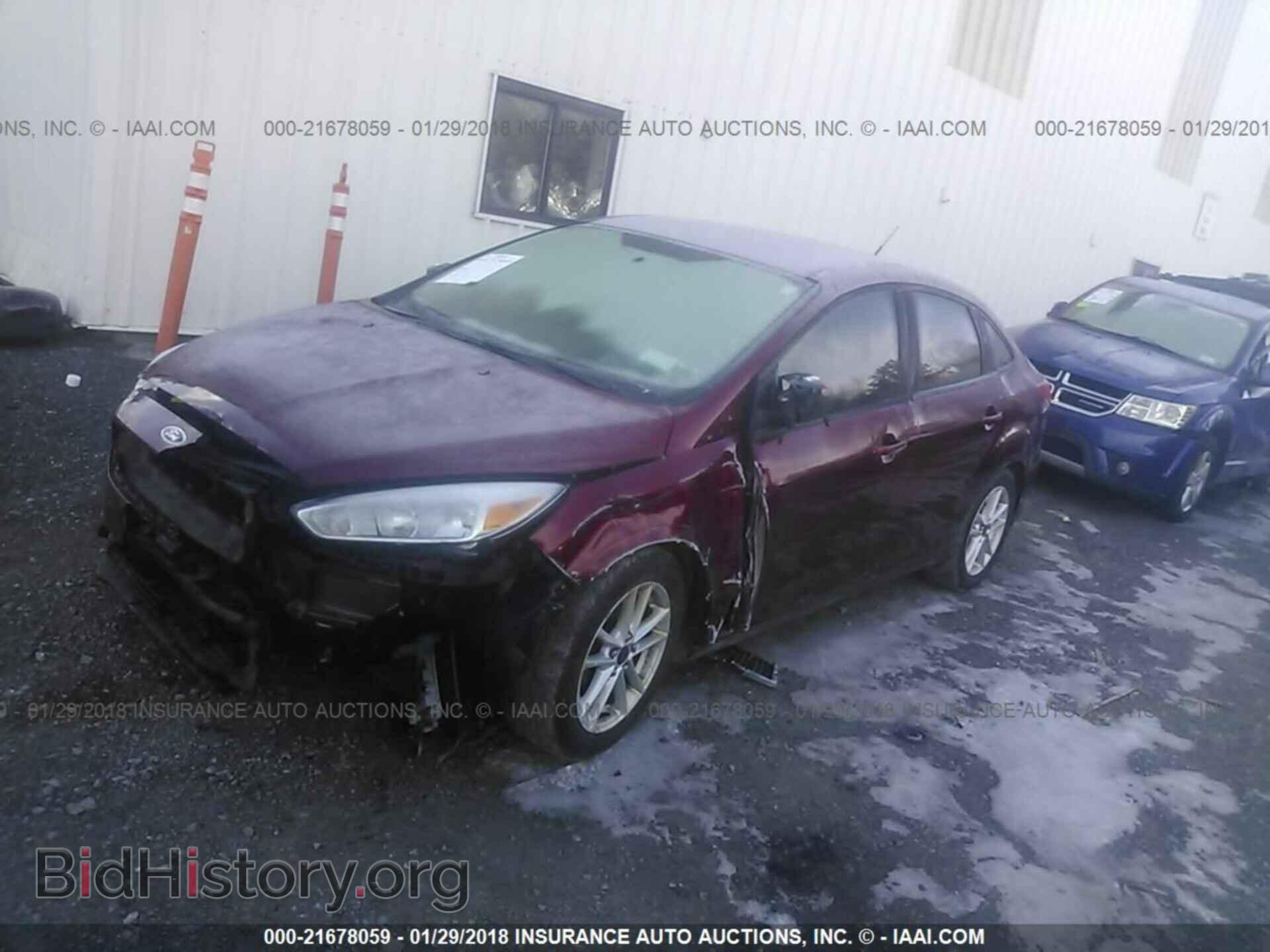2015 Ford Focus - VIN: 1FADP3F23FL338416 - Photo 2