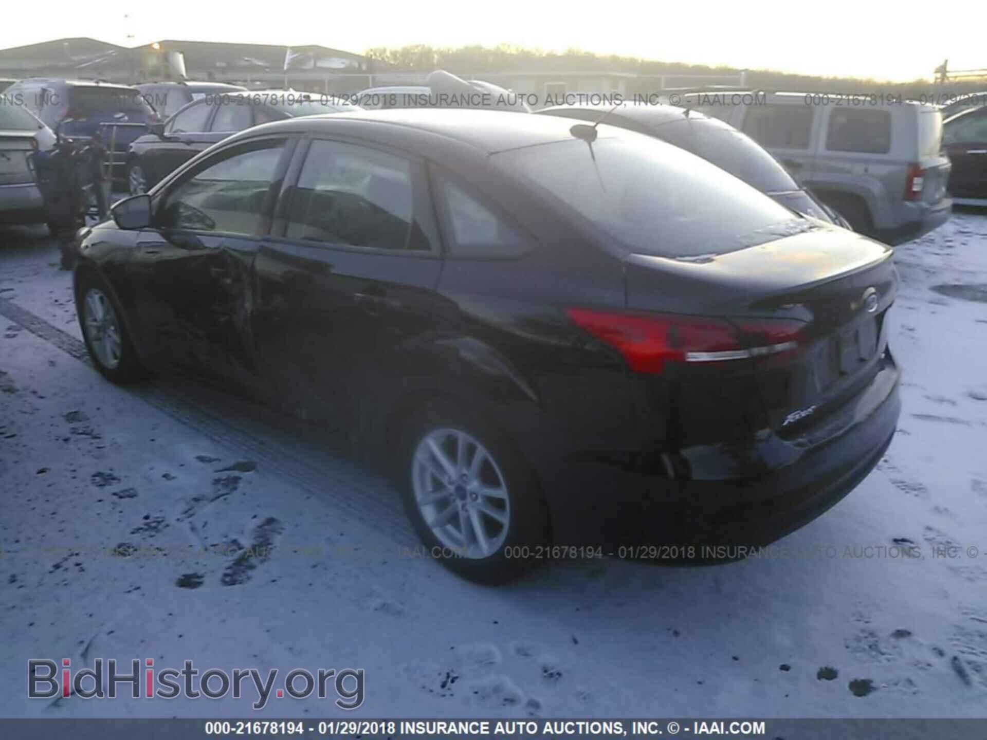 2017 Ford Focus - VIN: 1FADP3F23HL291276 - Фото 3