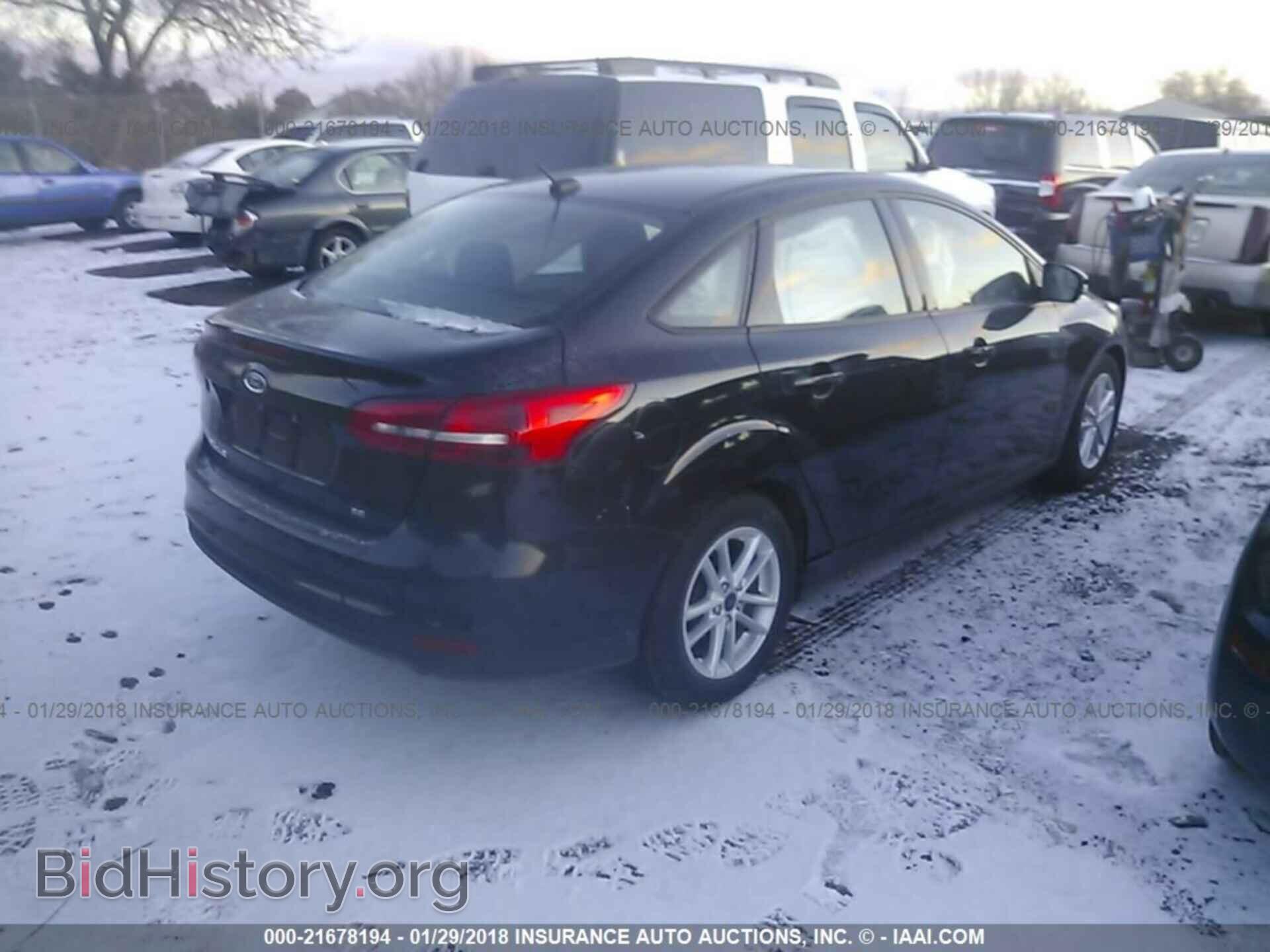 2017 Ford Focus - VIN: 1FADP3F23HL291276 - Фото 4