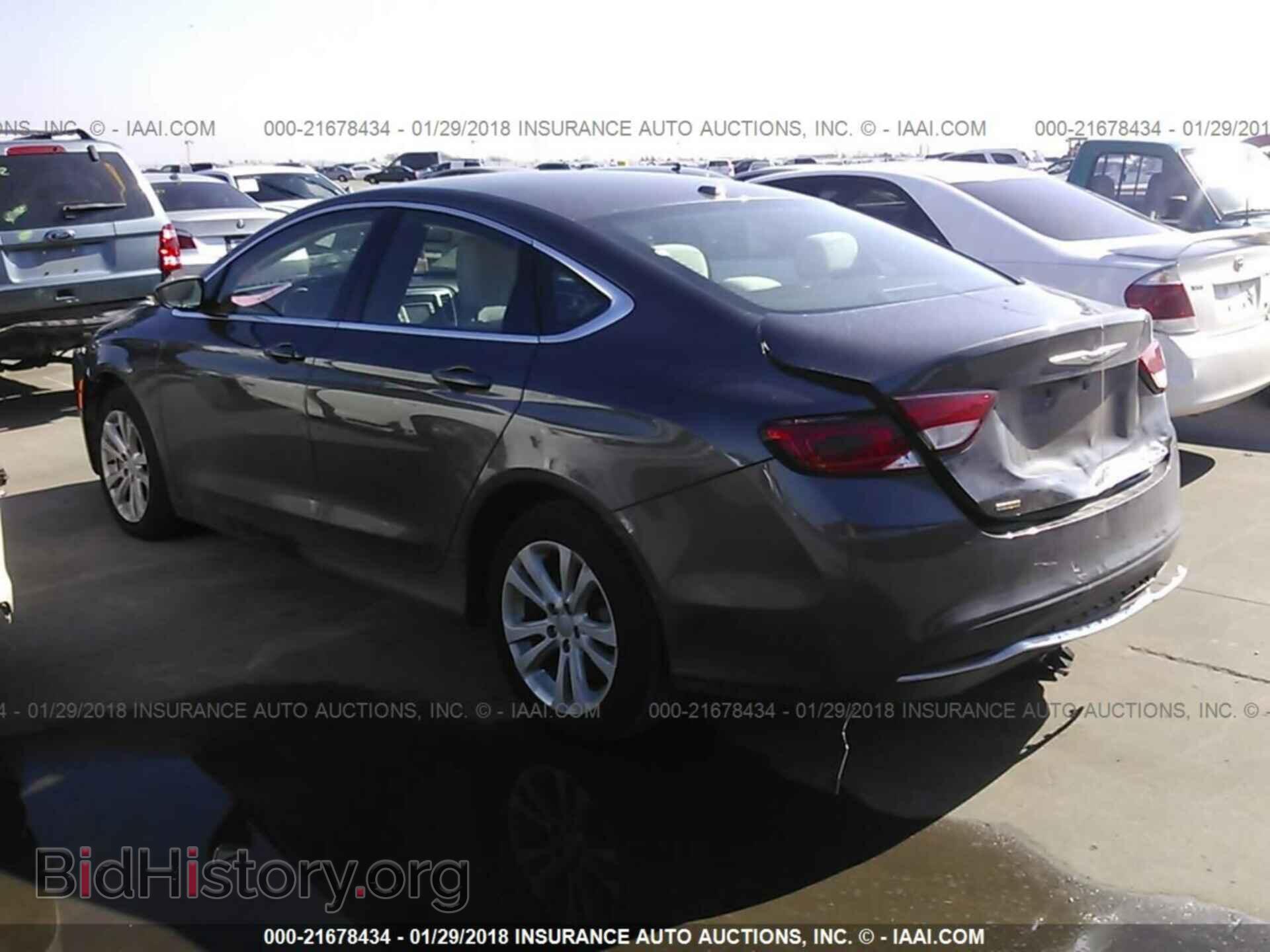 2016 Chrysler 200 - VIN: 1C3CCCAB5GN154100 - Photo 3