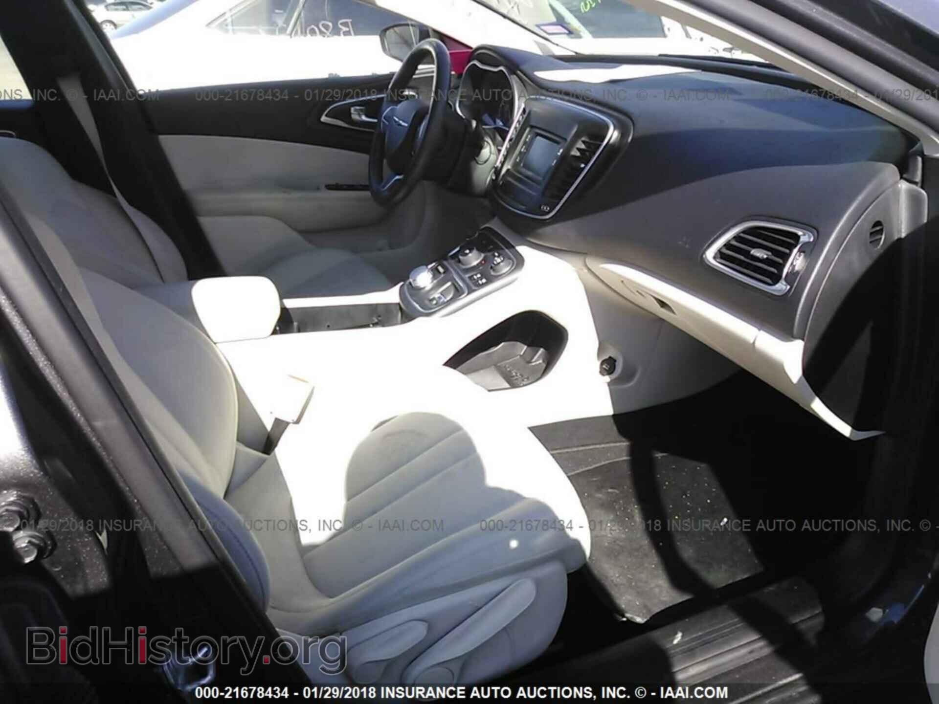 2016 Chrysler 200 - VIN: 1C3CCCAB5GN154100 - Photo 5