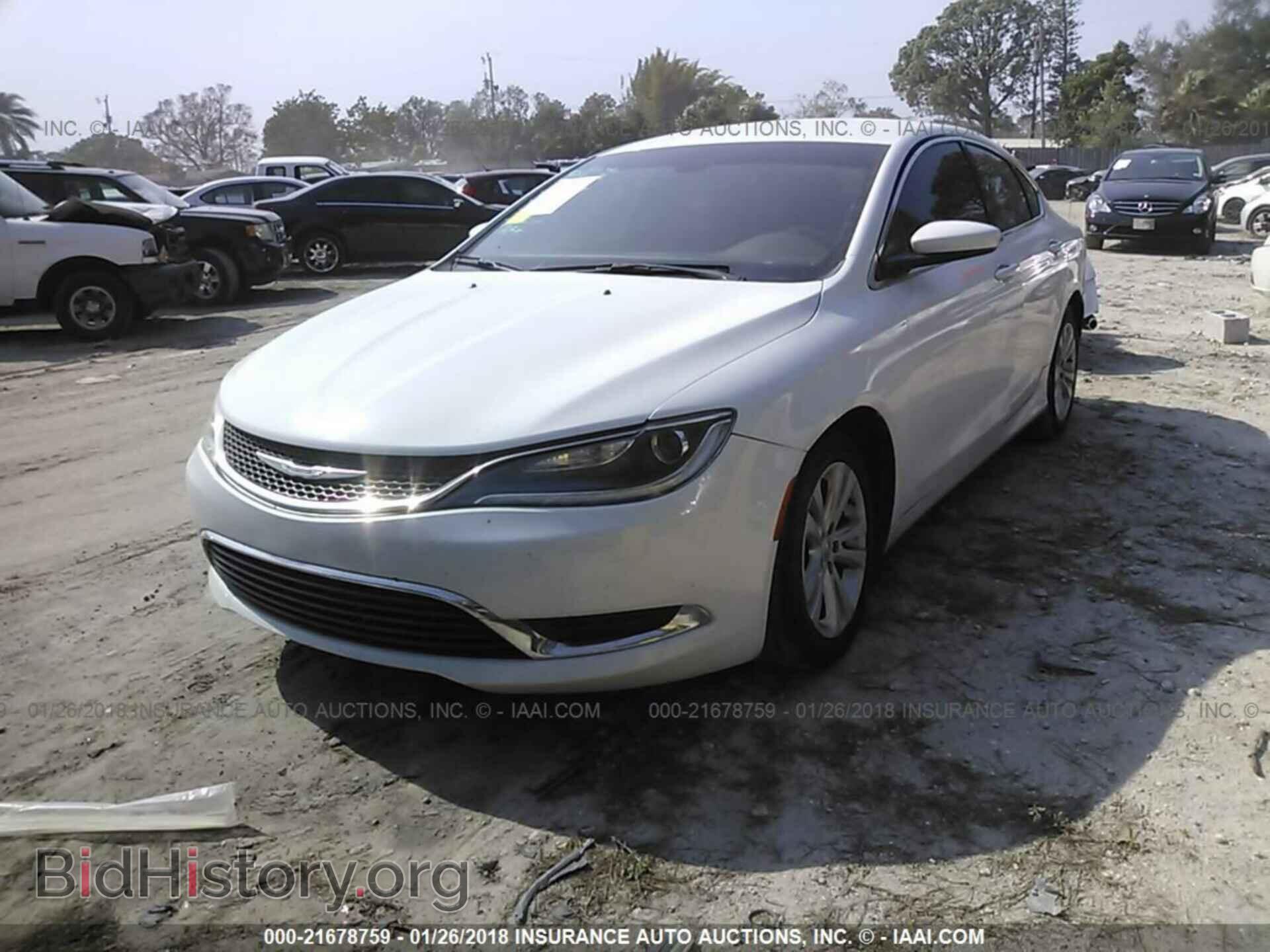 2015 Chrysler 200 - VIN: 1C3CCCAB3FN726652 - Photo 2