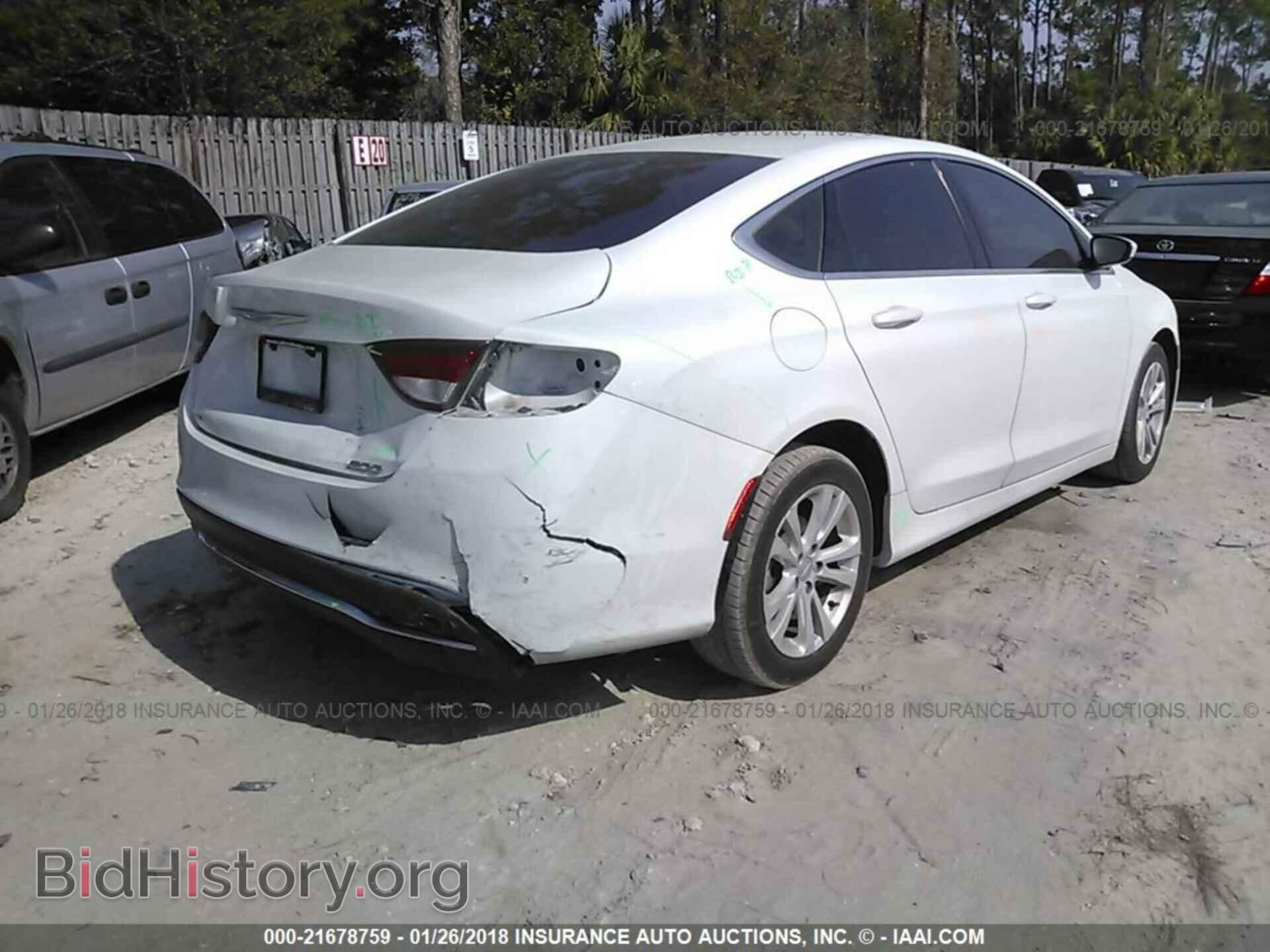 2015 Chrysler 200 - VIN: 1C3CCCAB3FN726652 - Photo 4