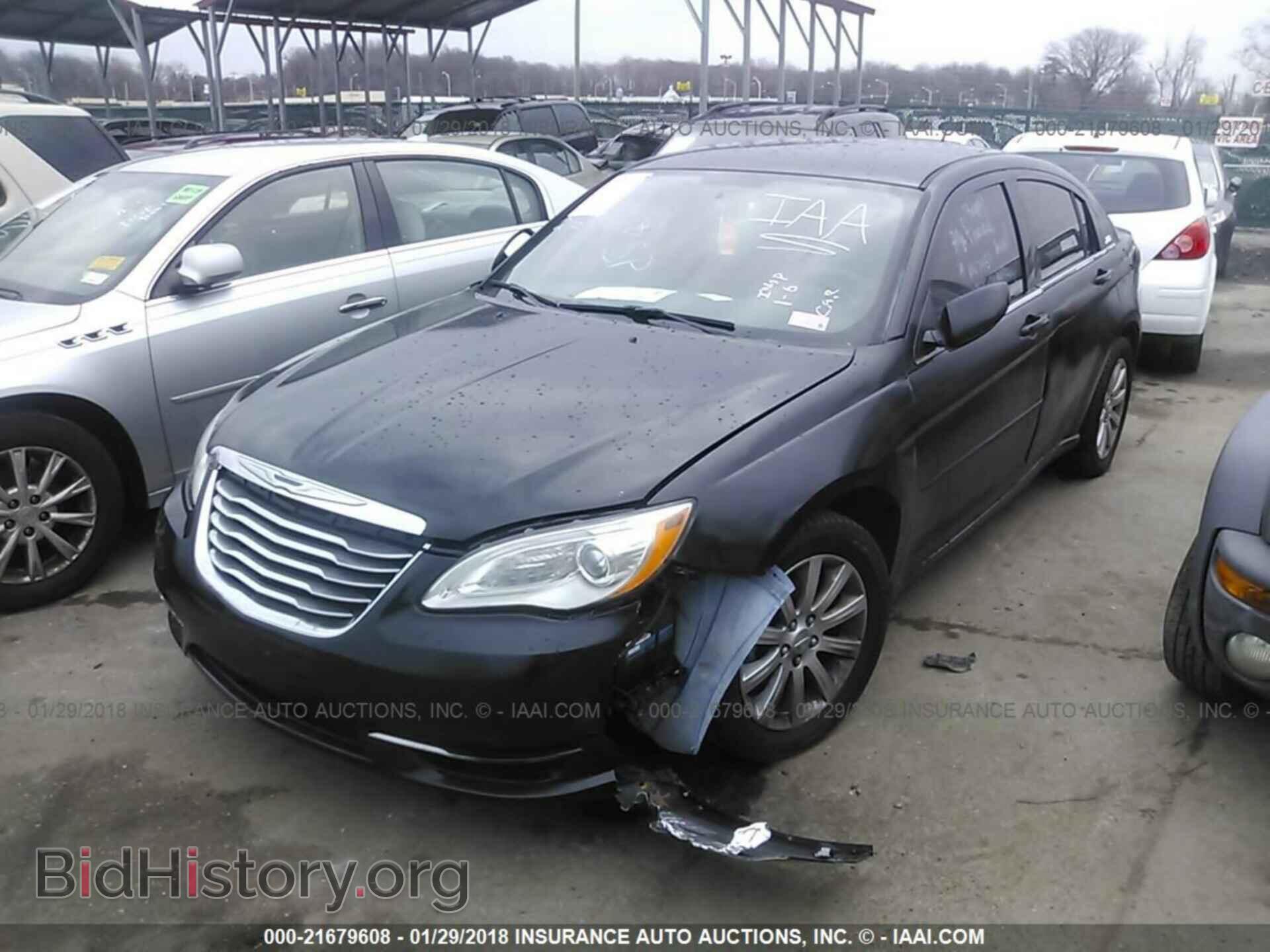 2013 Chrysler 200 - VIN: 1C3CCBBB1DN639418 - Photo 2