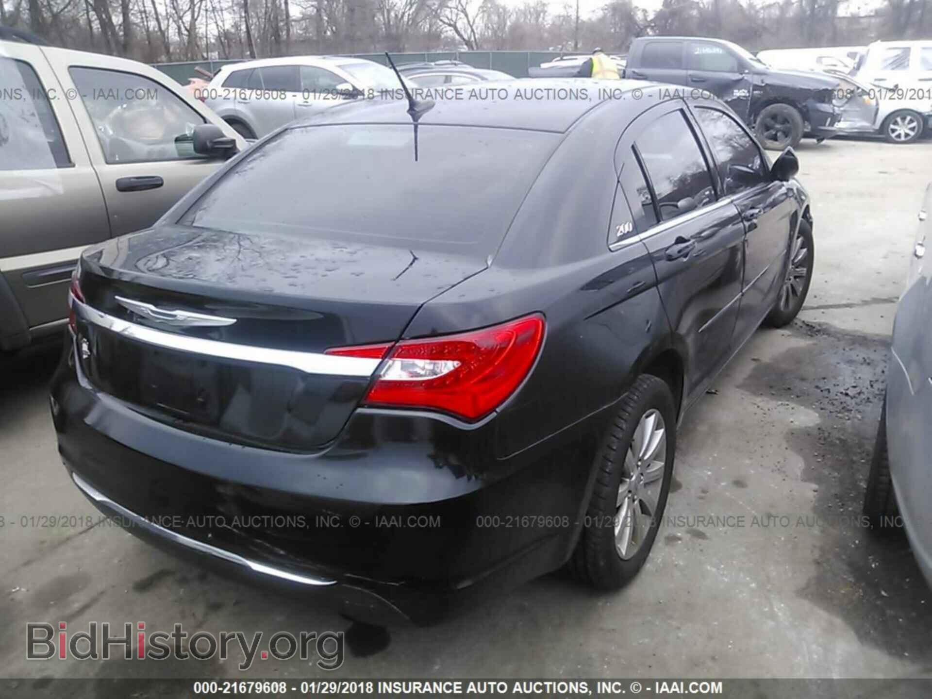 2013 Chrysler 200 - VIN: 1C3CCBBB1DN639418 - Photo 4