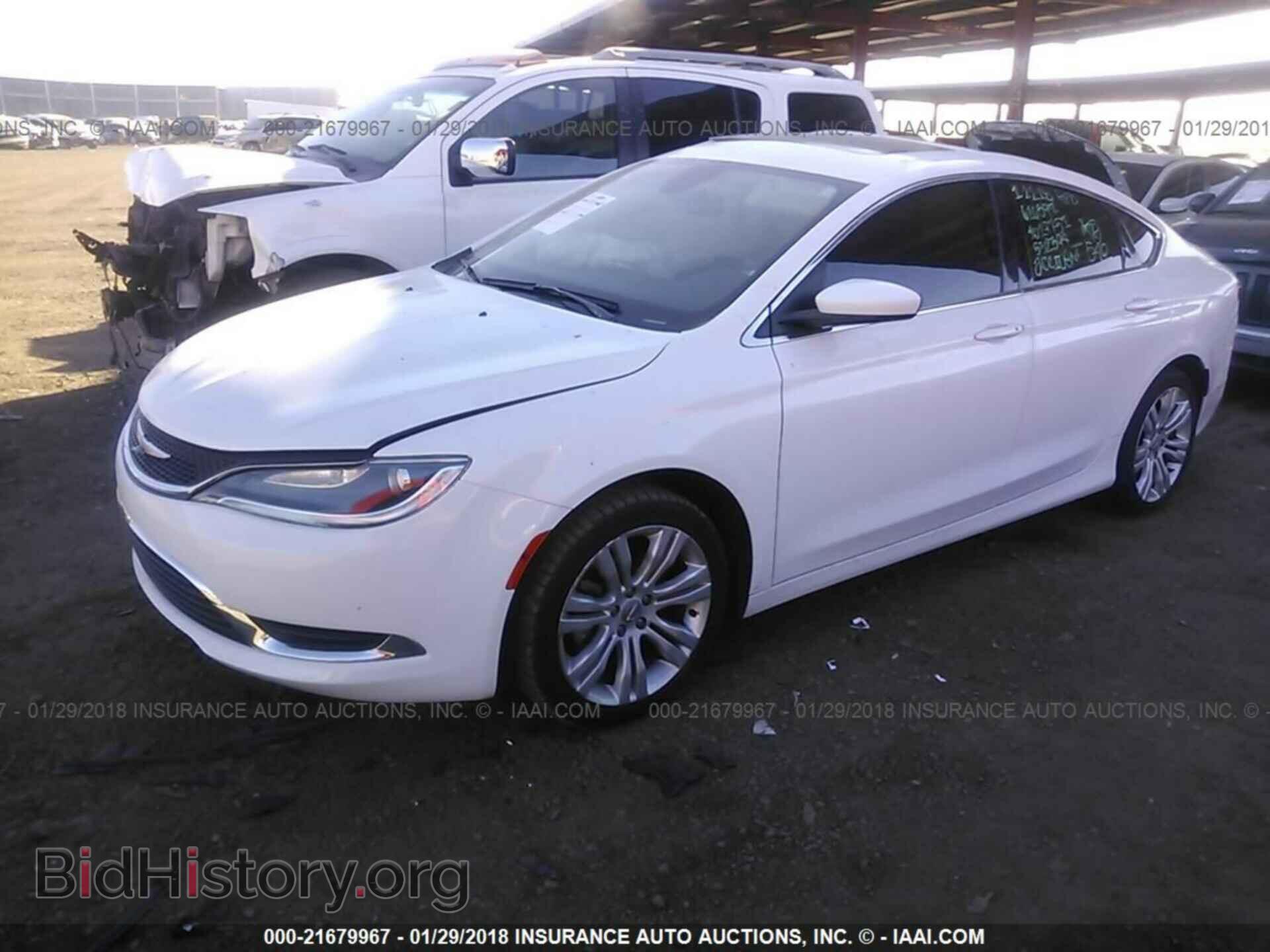 2015 Chrysler 200 - VIN: 1C3CCCAB2FN552394 - Photo 2