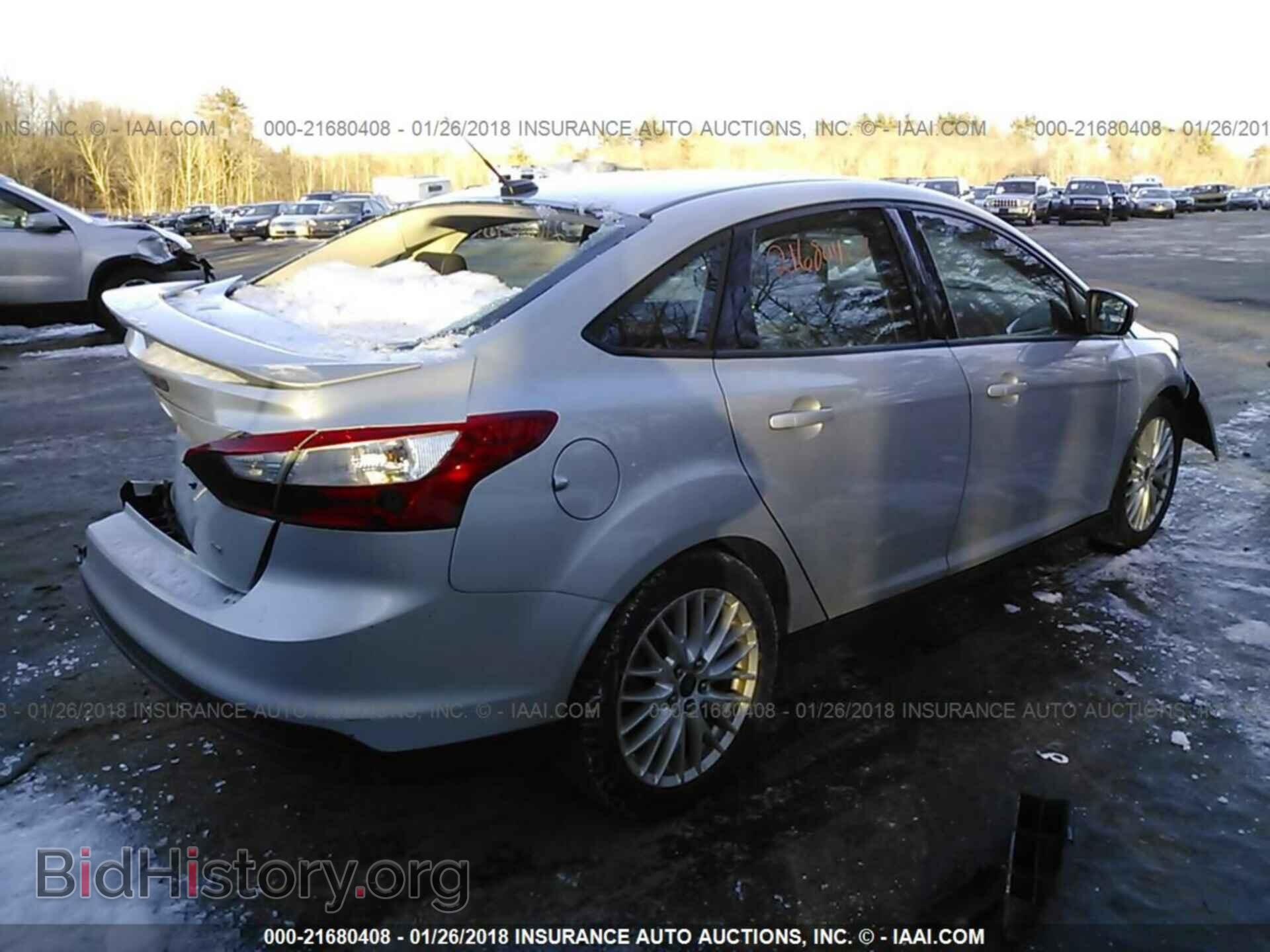 2012 Ford Focus - VIN: 1FAHP3F24CL406963 - Photo 4