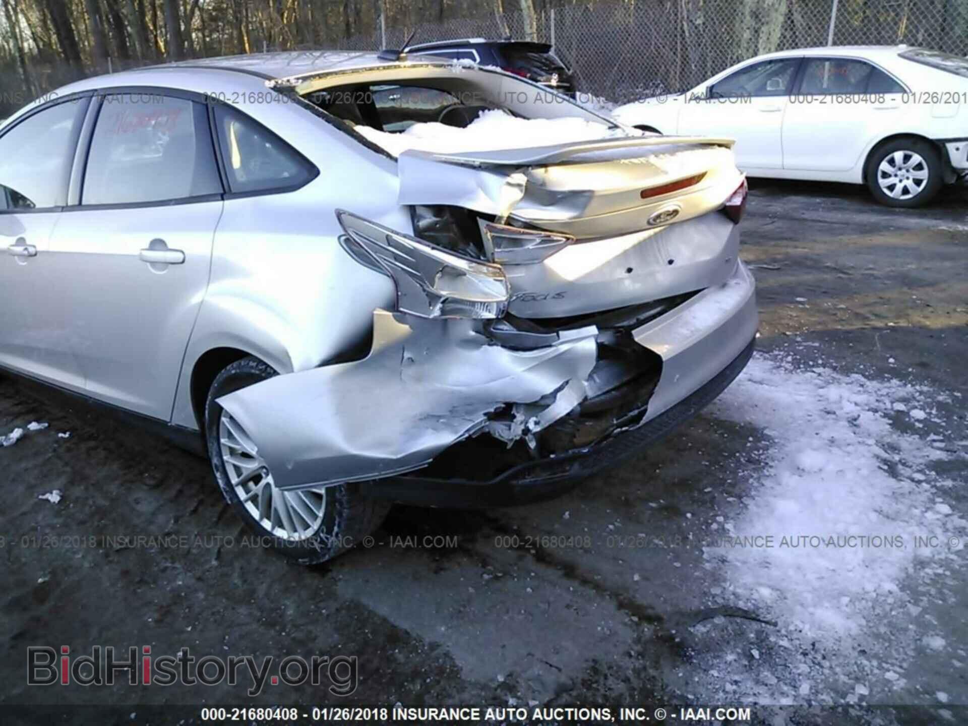 2012 Ford Focus - VIN: 1FAHP3F24CL406963 - Photo 6